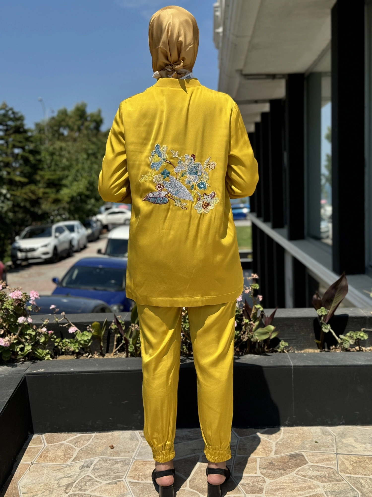 Lisa Sırtı Ve Göğsü İşlemeli Ceket  Pantolon Takım 3026