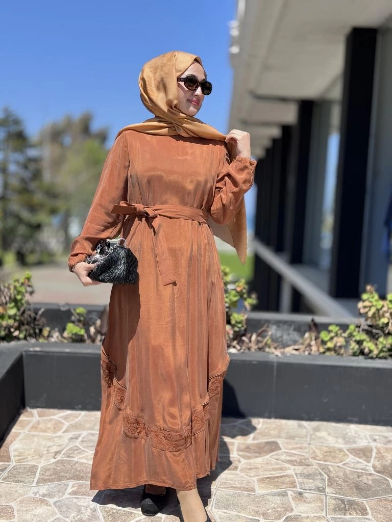 Misswhence Nakış ve Fermuar Detaylı Cupra İpek Elbise 37800