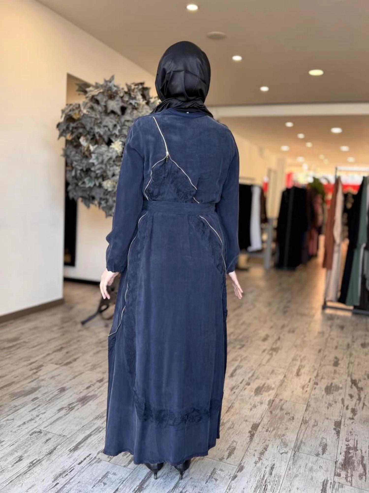 Misswhence Nakış ve Fermuar Detaylı Cupra İpek Elbise 37800