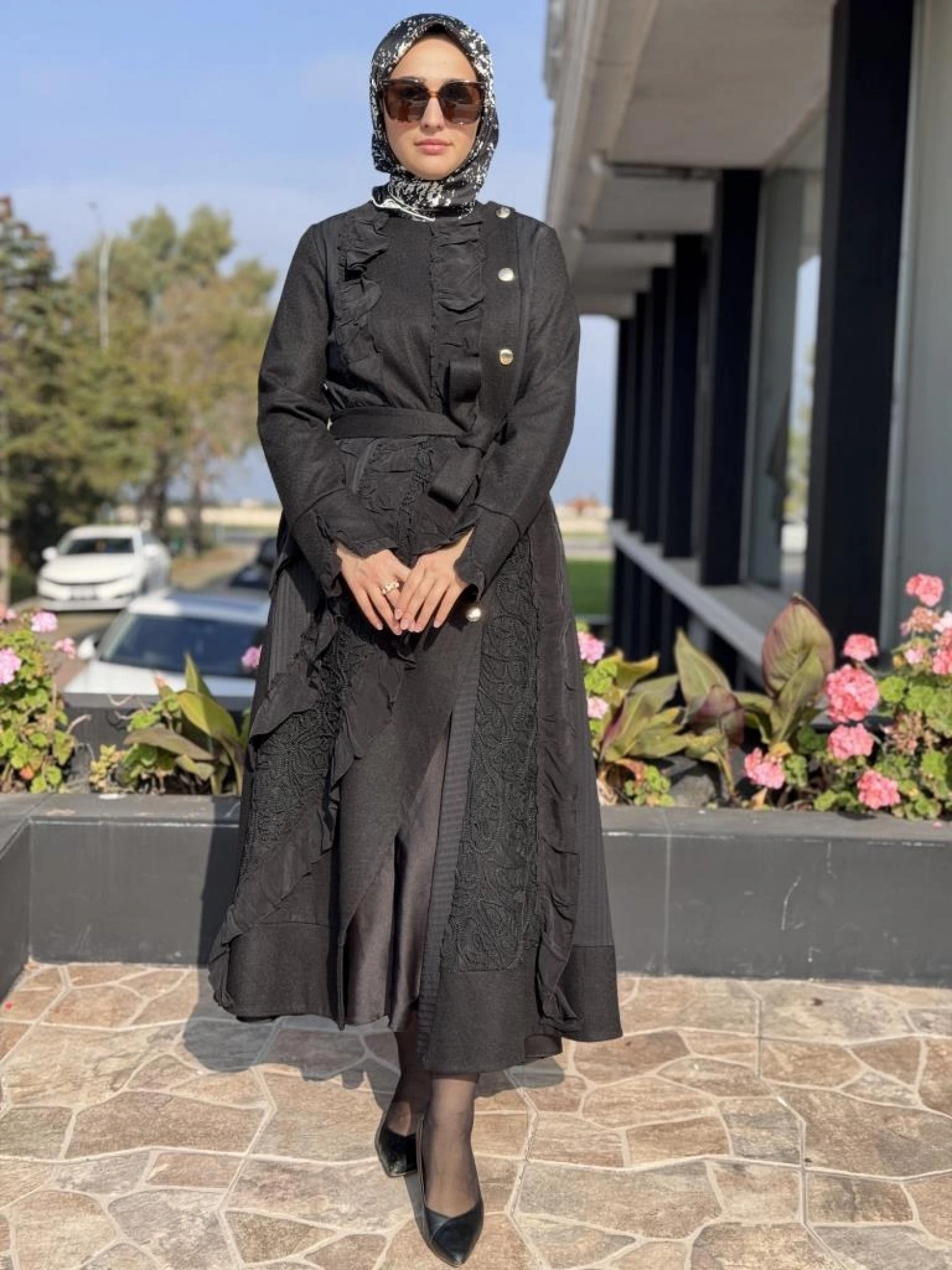 Misswhence Nakış ve İpek Fırfır Detaylı Ezme Keçe Siyah Pardesü 36500