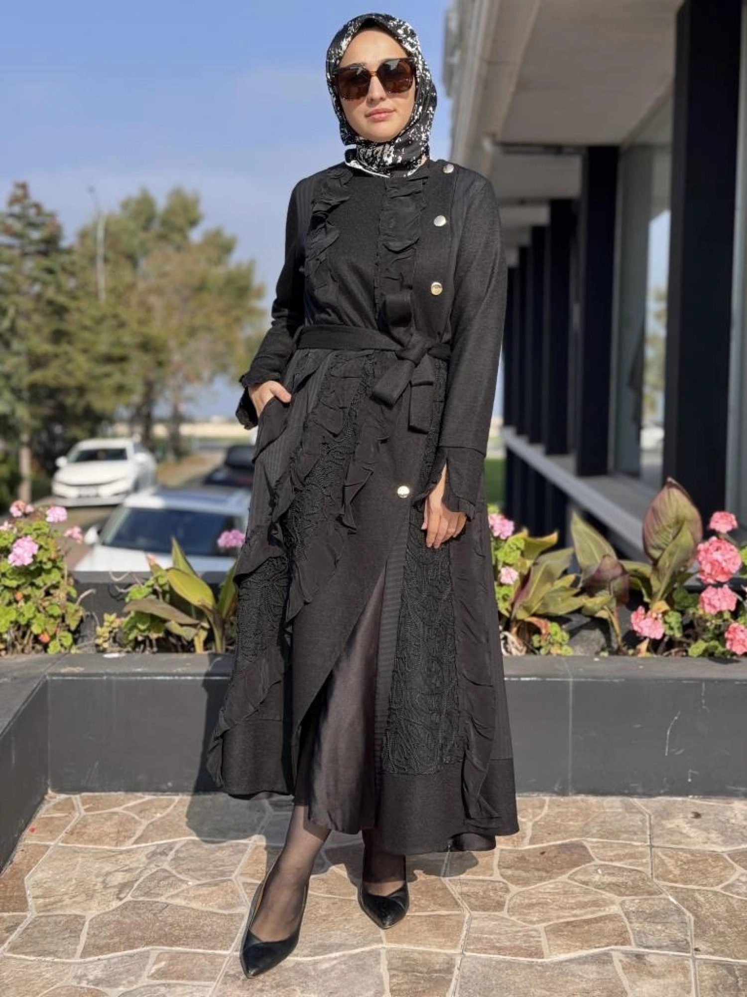 Misswhence Nakış ve İpek Fırfır Detaylı Ezme Keçe Siyah Pardesü 36500