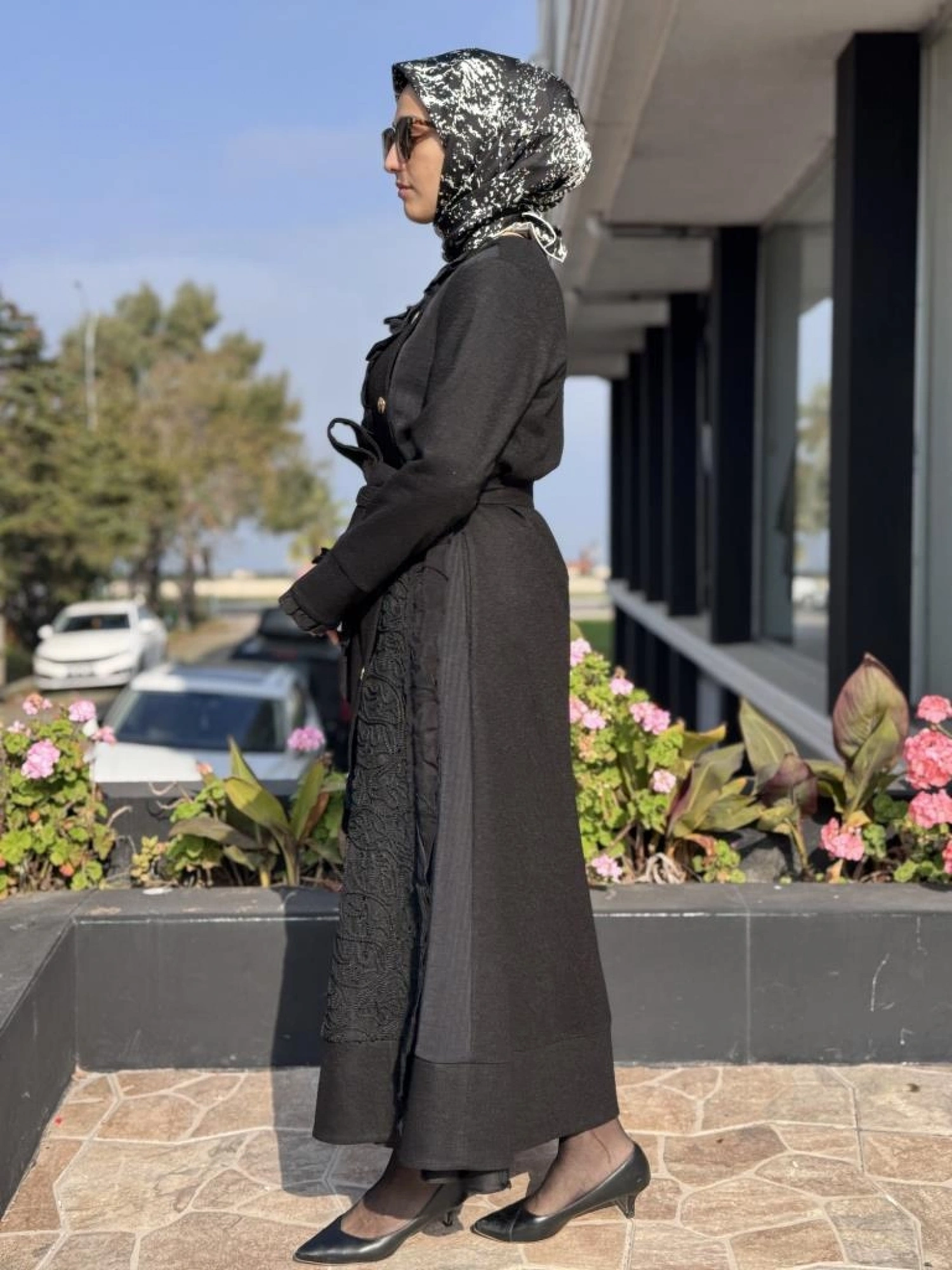 Misswhence Nakış ve İpek Fırfır Detaylı Ezme Keçe Siyah Pardesü 36500