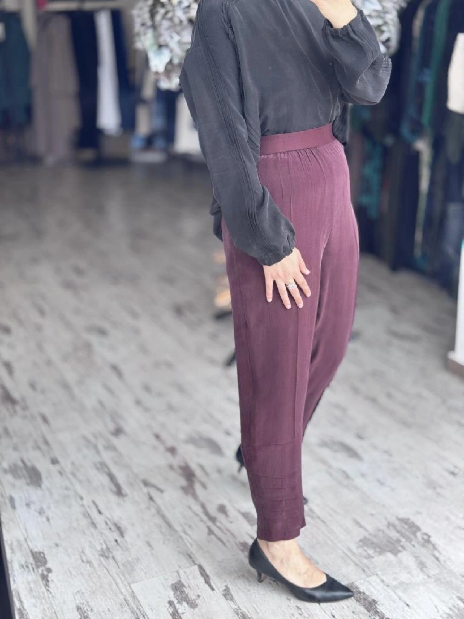 Misswhence Paçası Drape Detaylı Beli Lastikli Cupra İpek Pantolon 37108