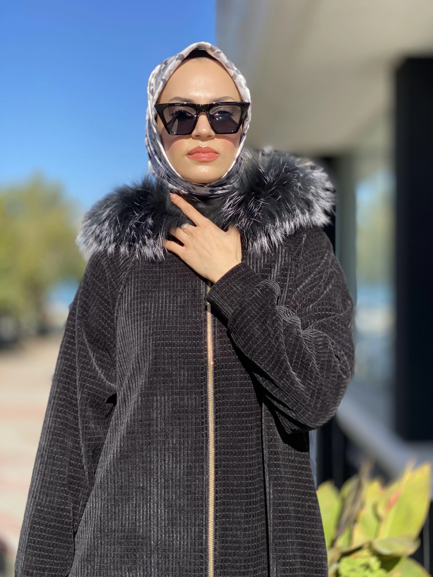 Qupra Kürk Detaylı Fermuarlı Kap QAV51038