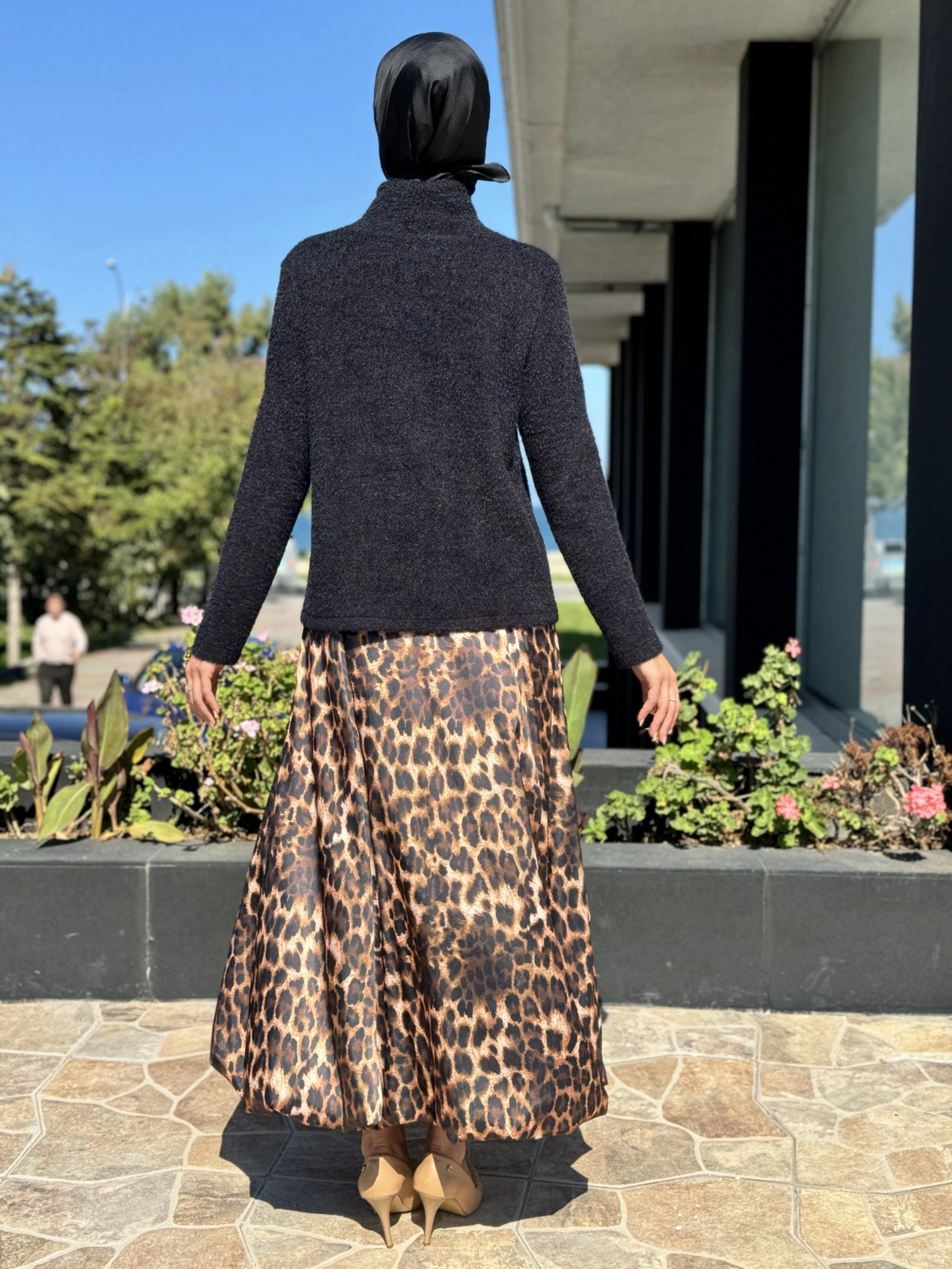 Qupra Taş Detaylı Bluz Balon Etek Takım QAZ72095