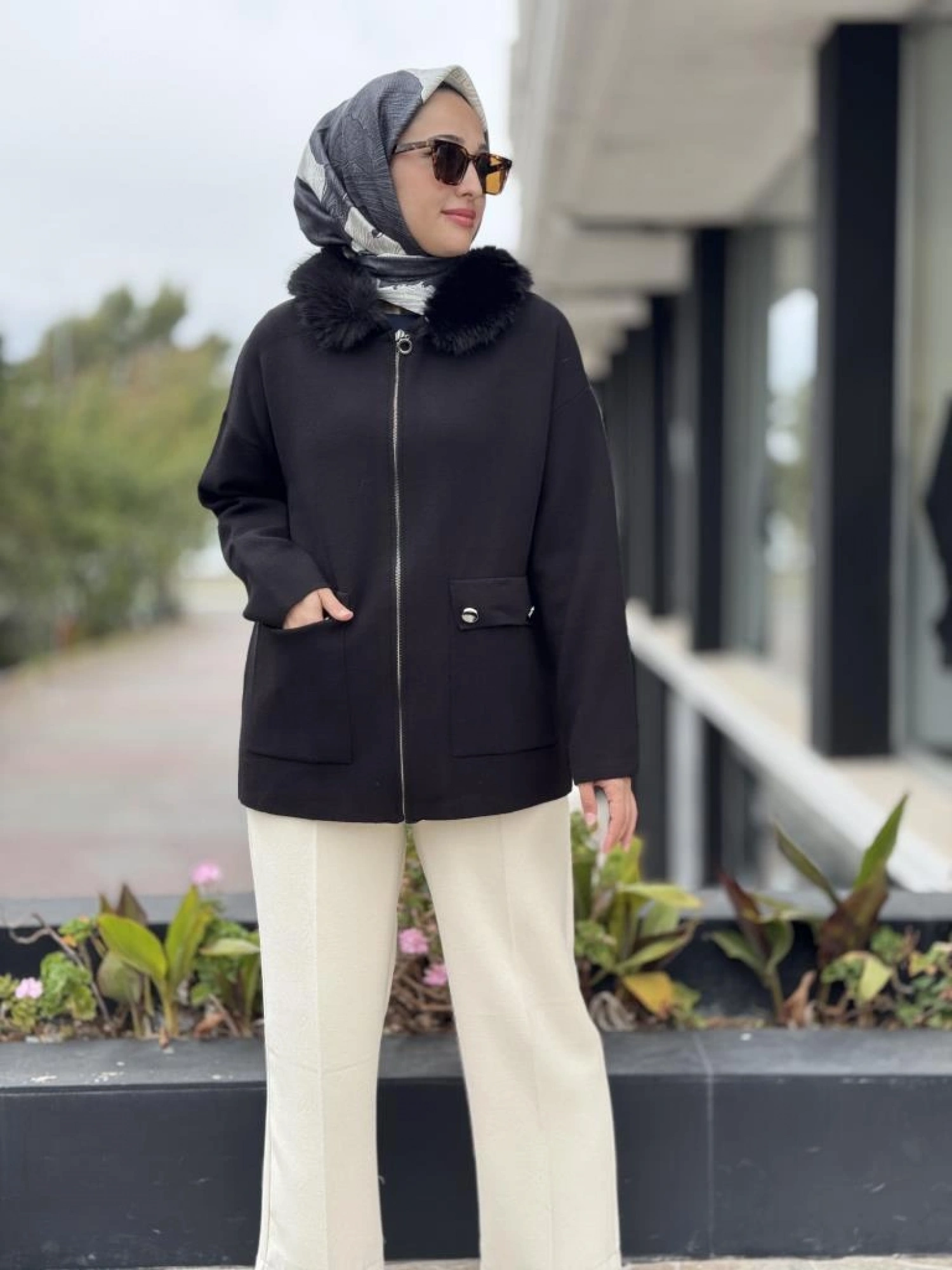 Tığ Triko Yakası Kürklü Triko Hırka HRK21705