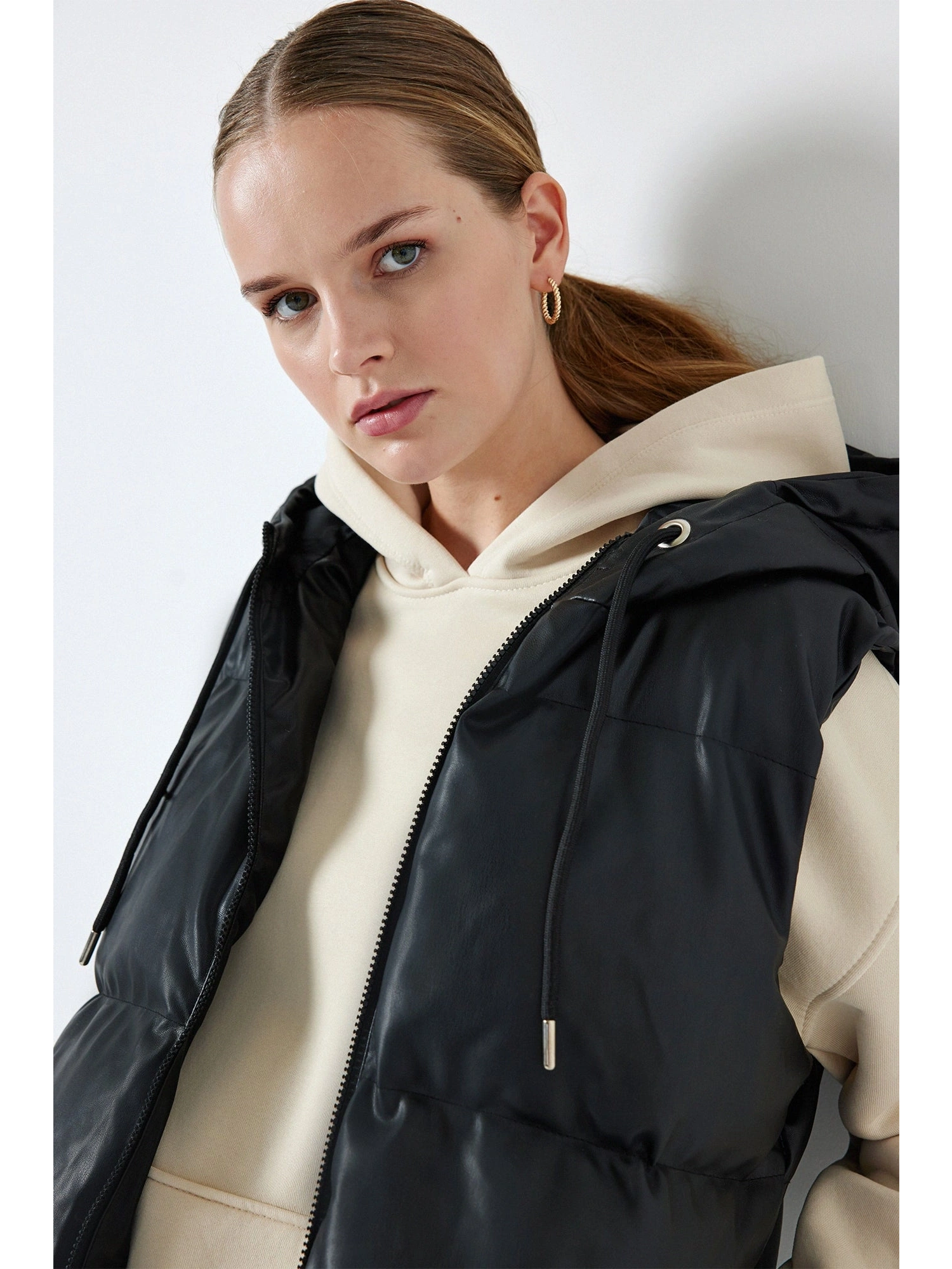 Touche Kapüşonlu Şişme Deri Yelek 24F1R0009