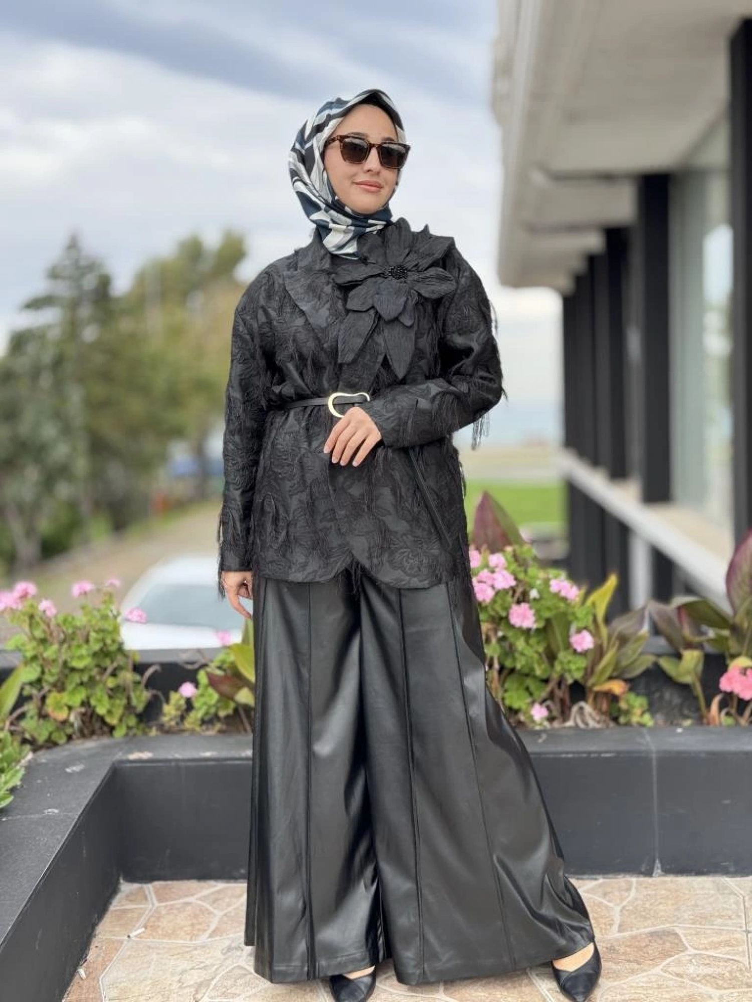 Vuu Dikiş Detaylı Geniş Paça Deri Pantolon