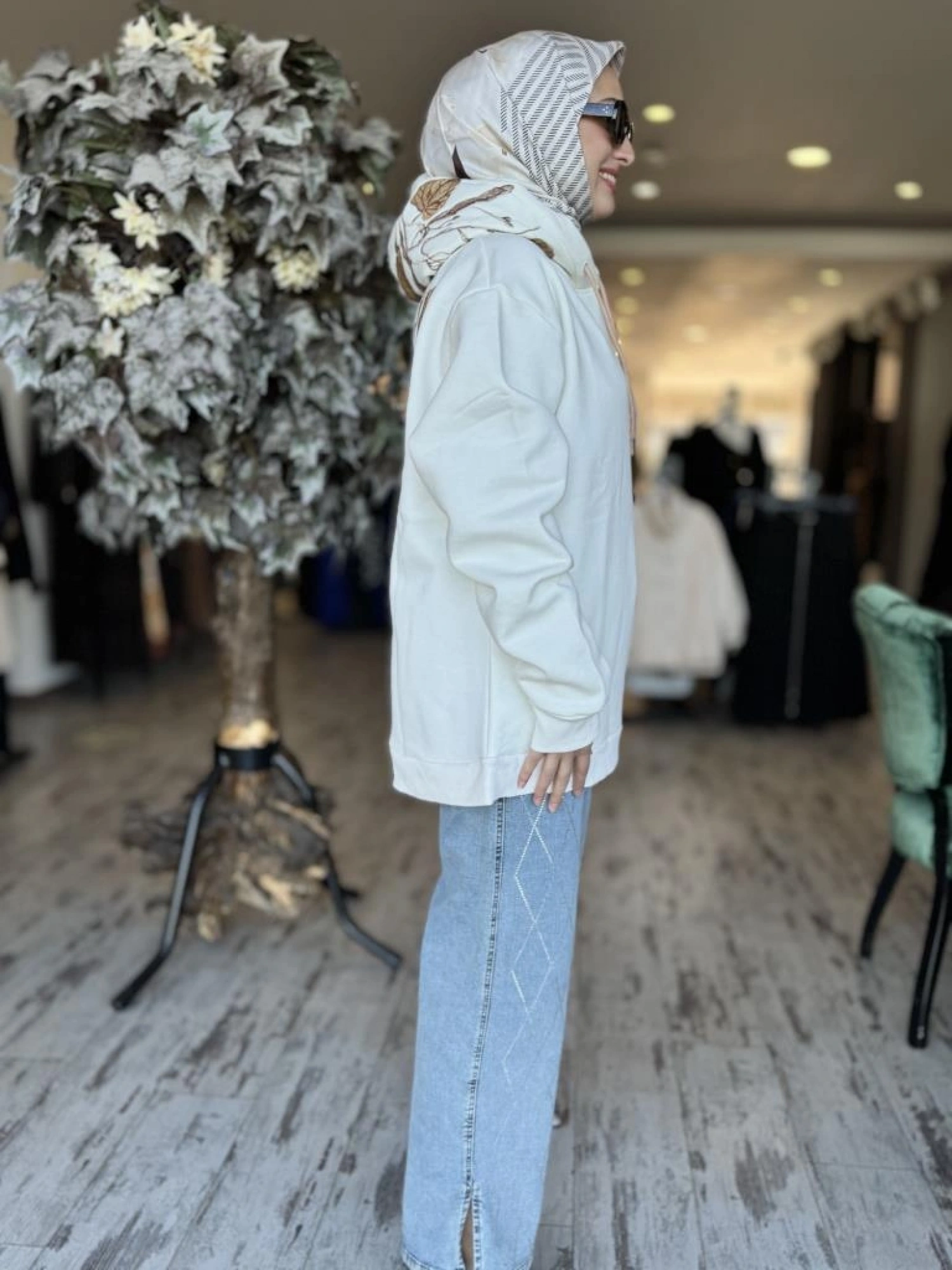 Vuu Sırtı Nakışlı Kapüşonlu Sweatshırt 24FW11V115