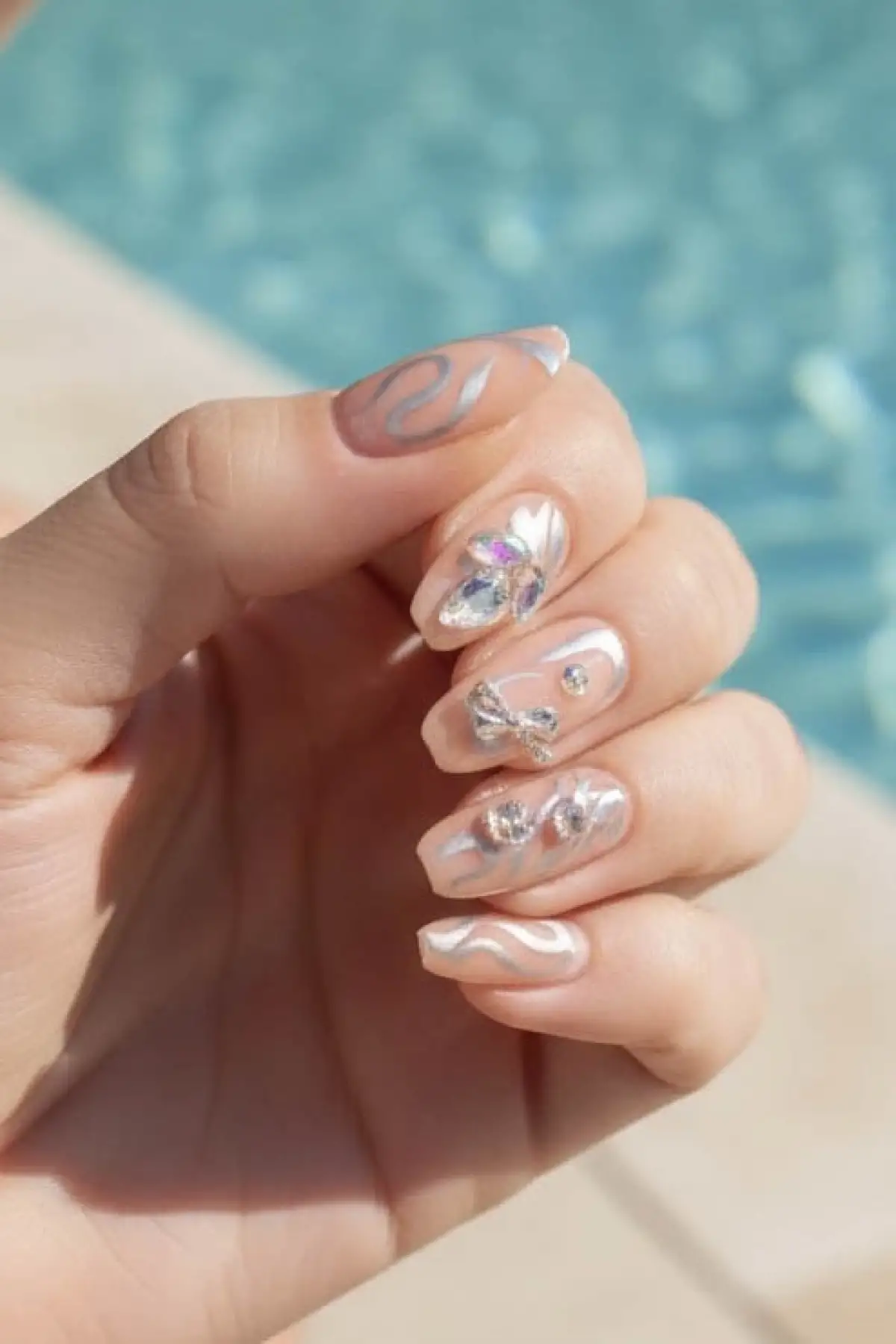 12li Bej Renk Taş Detaylı Takma Tırnak Set (Yapıştırıcılı)