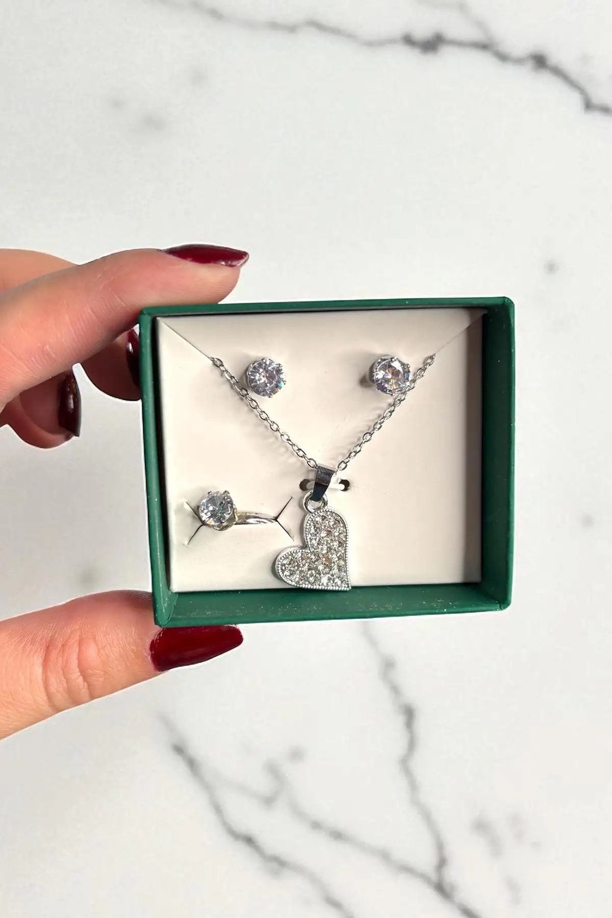 12li Gümüş Renk Taş Detaylı Kolye Küpe Yüzük Set