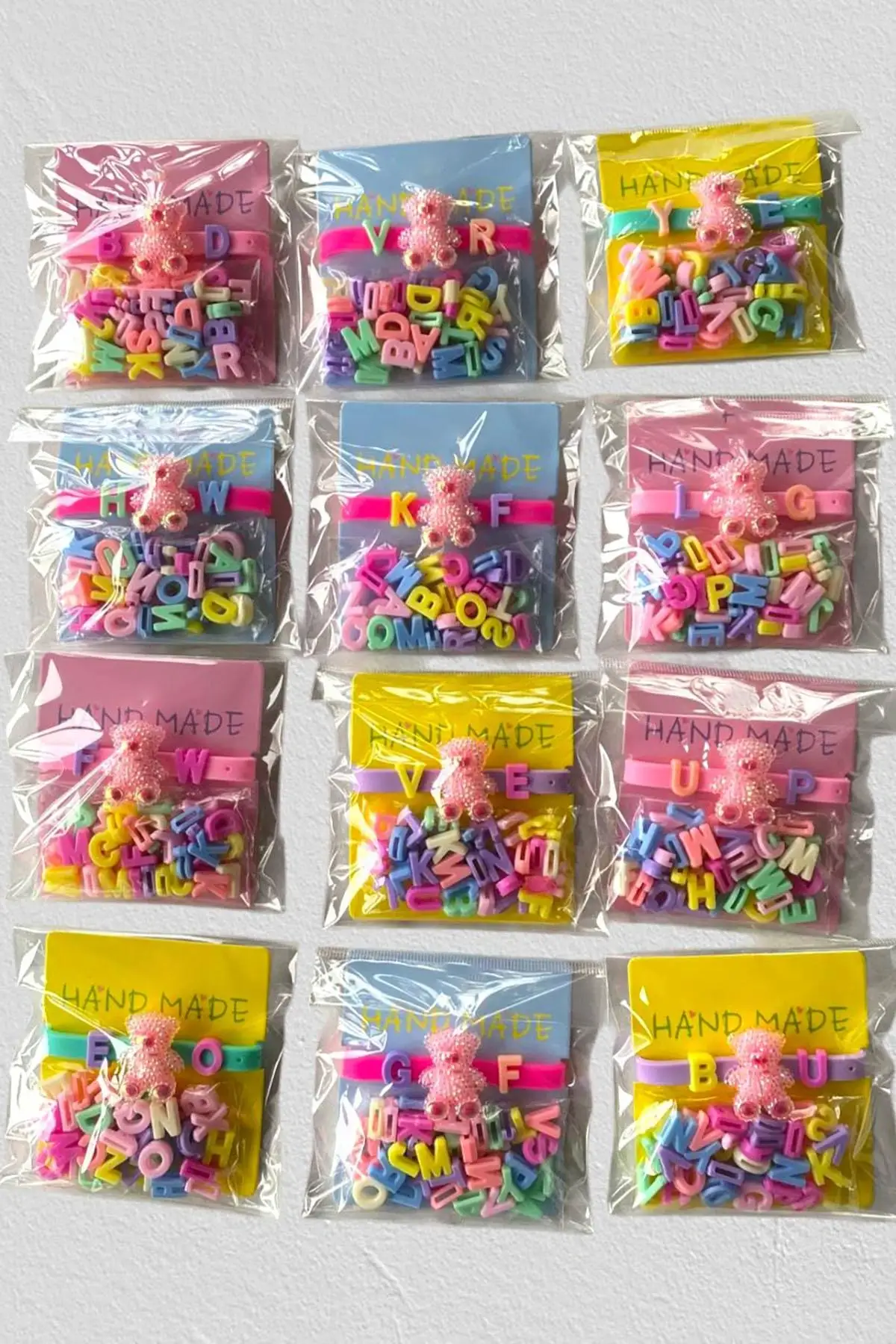 12li Karışık Figürlü Charmlı Çocuk Bileklik Set