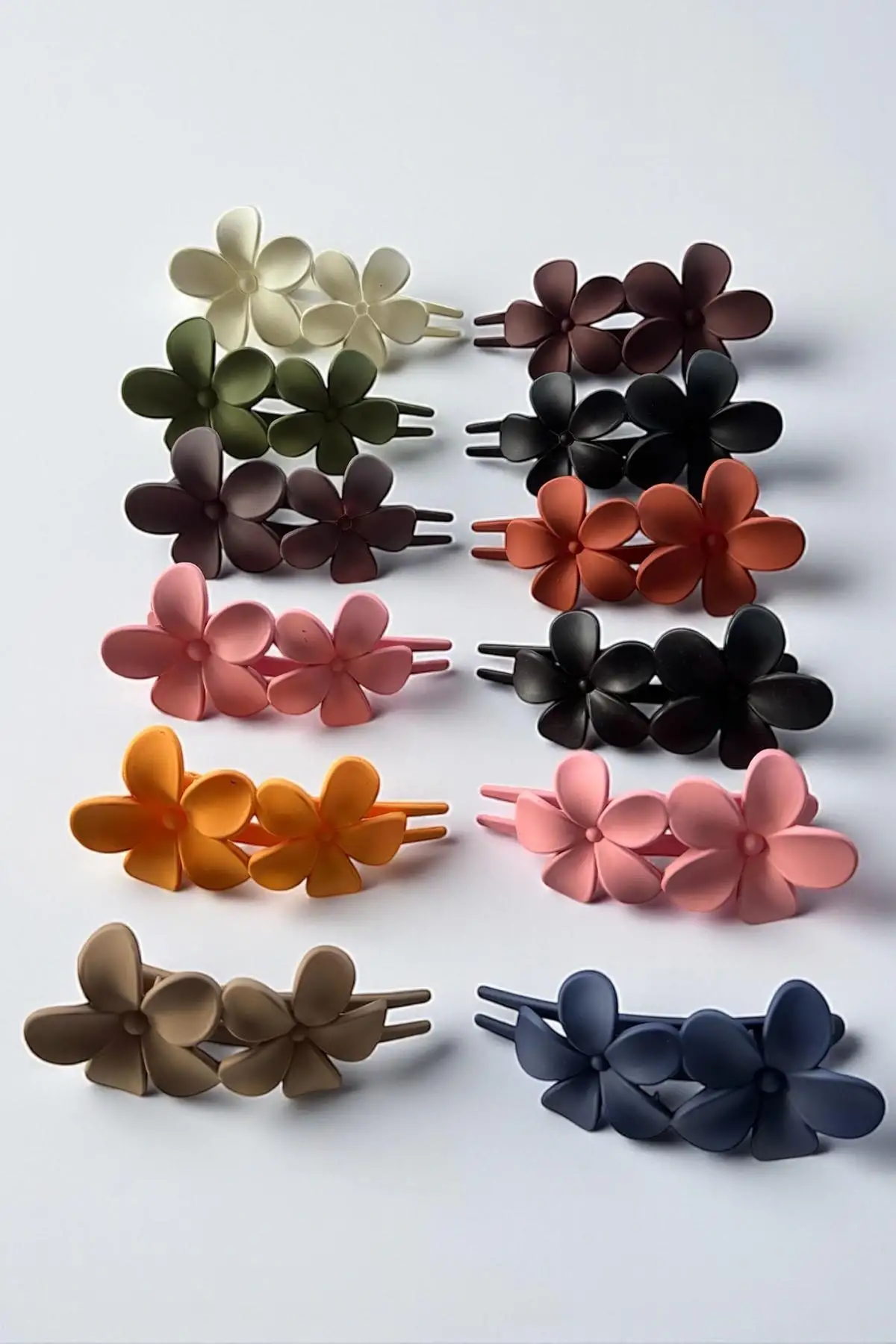 12li Karışık Renk Çiçek Figürlü Pens Toka Set