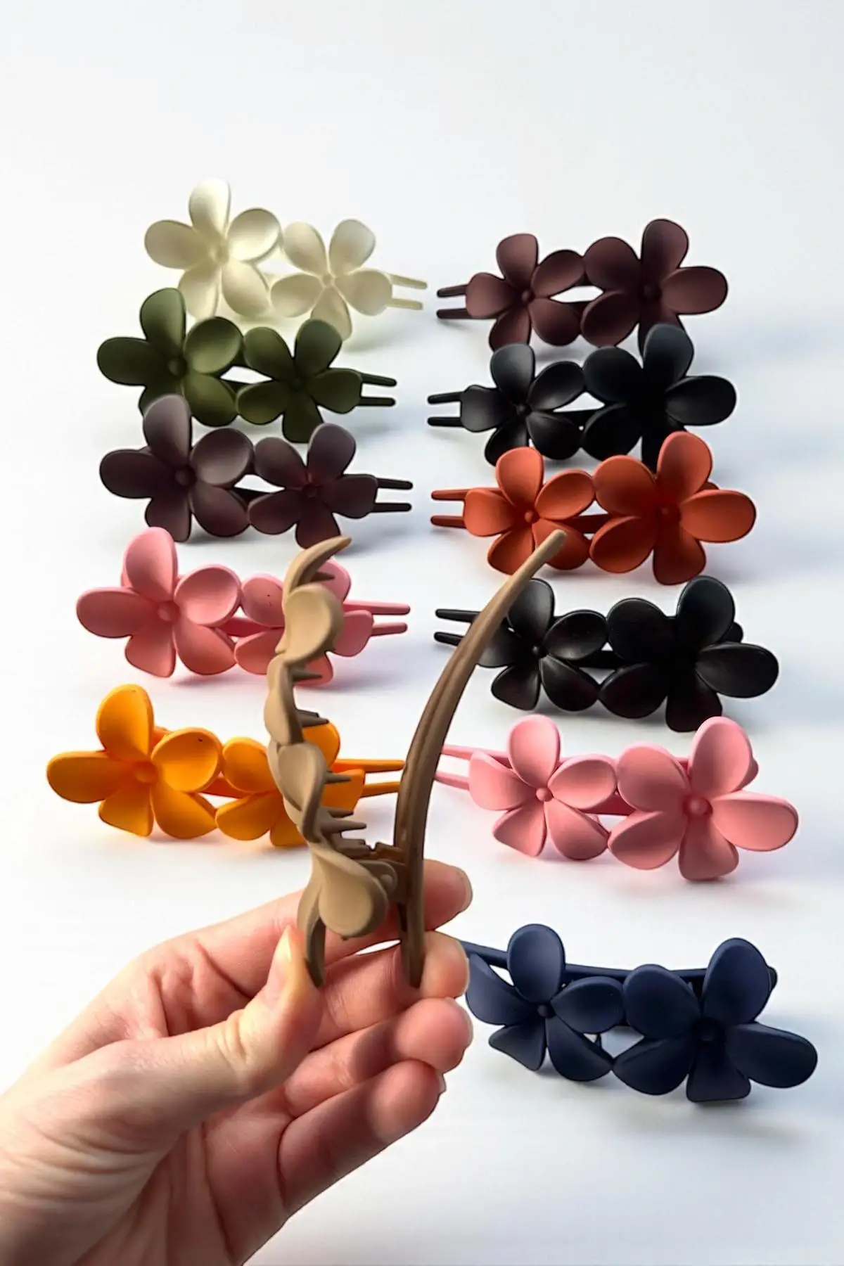 12li Karışık Renk Çiçek Figürlü Pens Toka Set