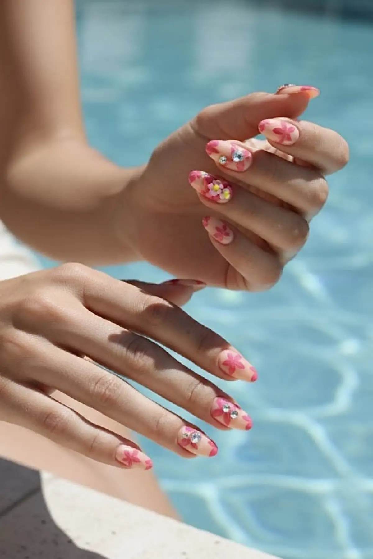 12li Pembe Renk Çiçek Figürlü Takma Tırnak Set (Yapıştırıcılı)