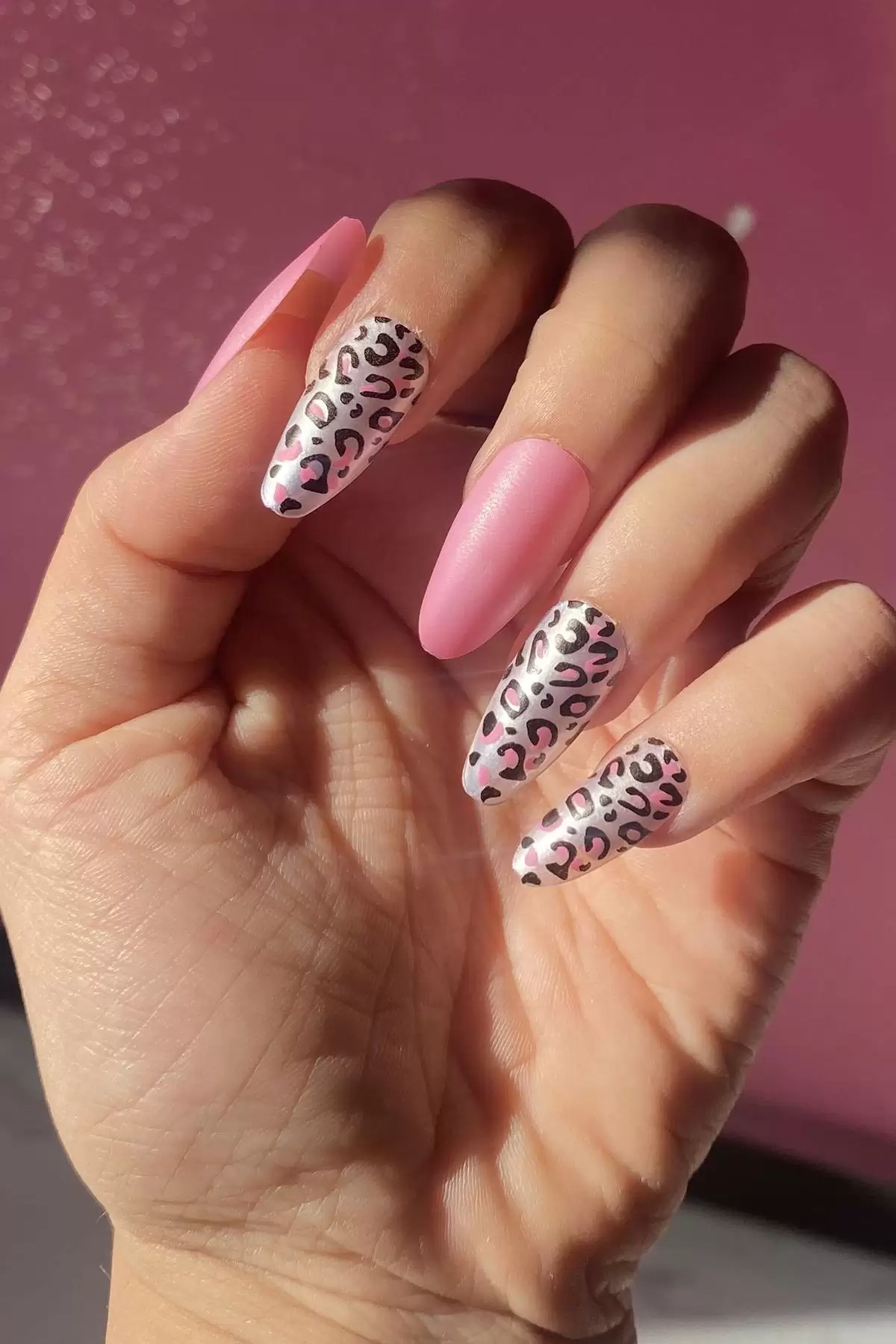 12li Pembe Renk Leopar Nail Art Figürlü Takma Tırnak Seti (Yapıştırıcılı)