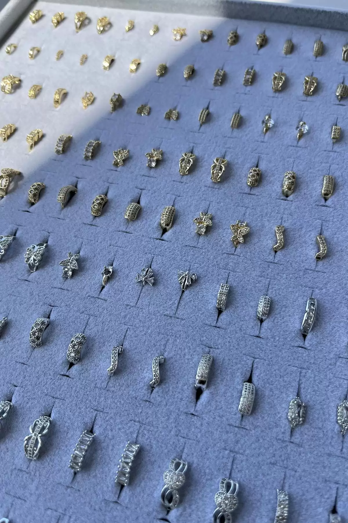 140lı Karışık Renk Standlı Tragus Küpe Set