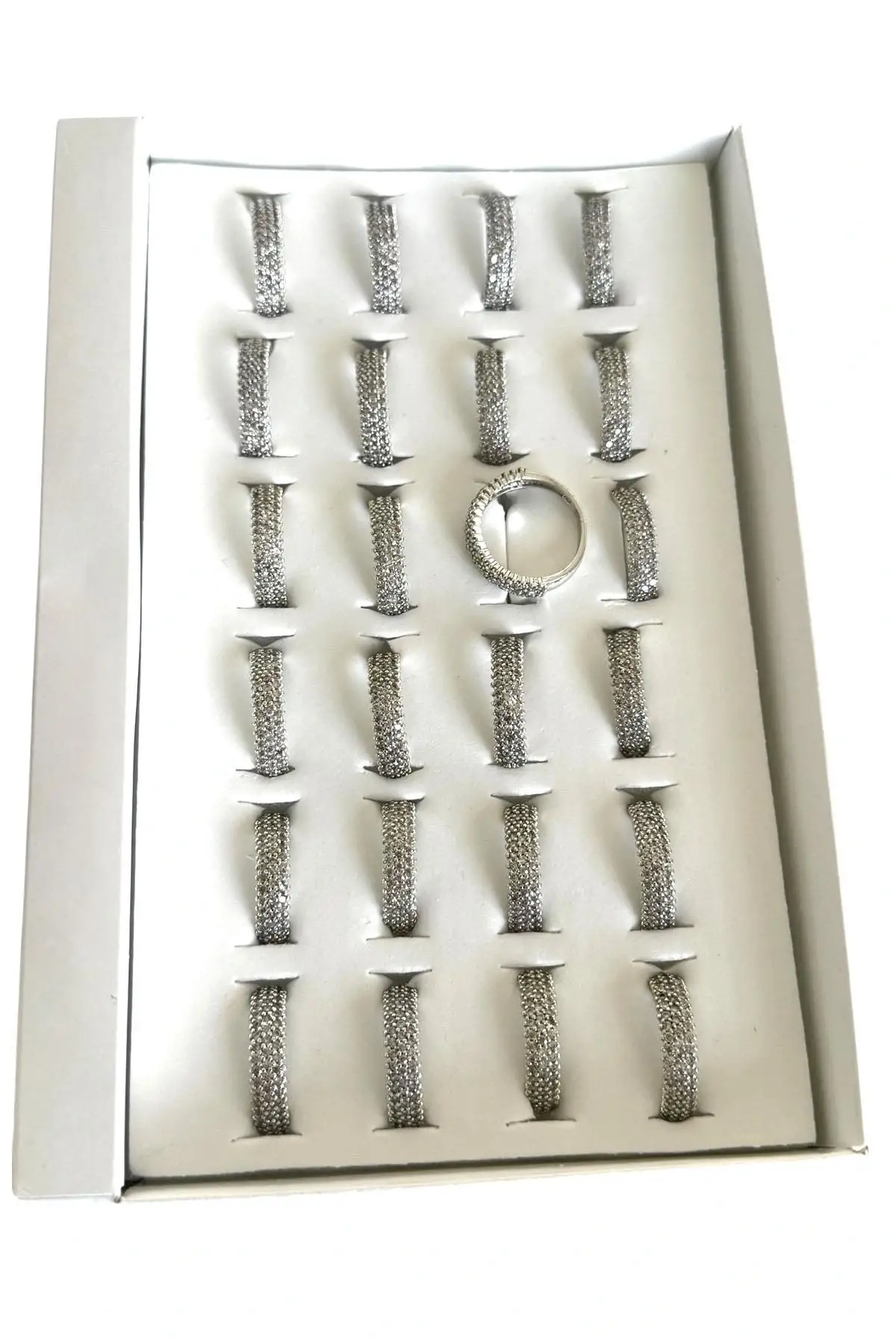 24lü Gümüş Renk Taş Detaylı Yüzük Set