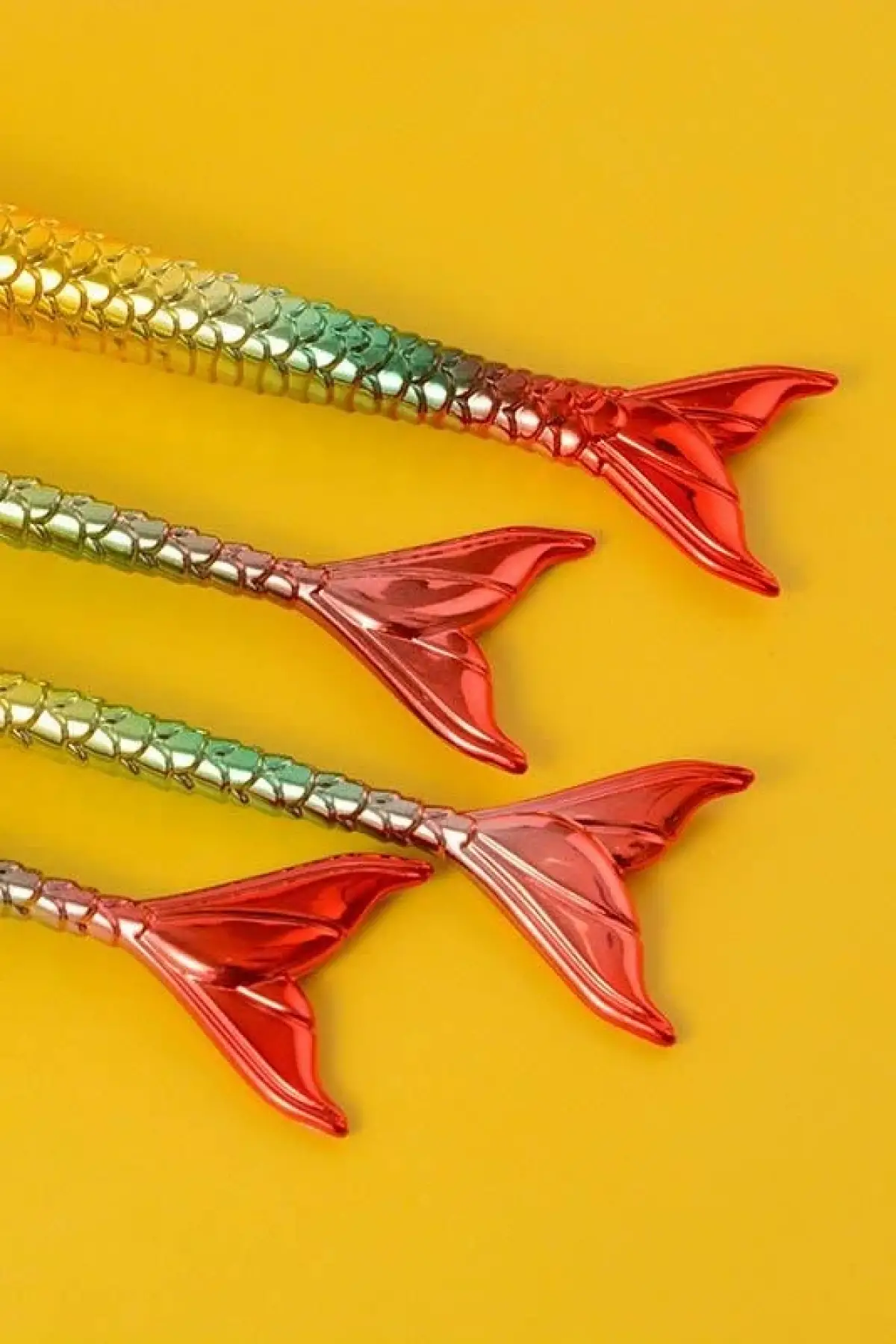 4lü Karışık Renk Balık Kuyruğu Figürlü Makyaj Fırçası Set