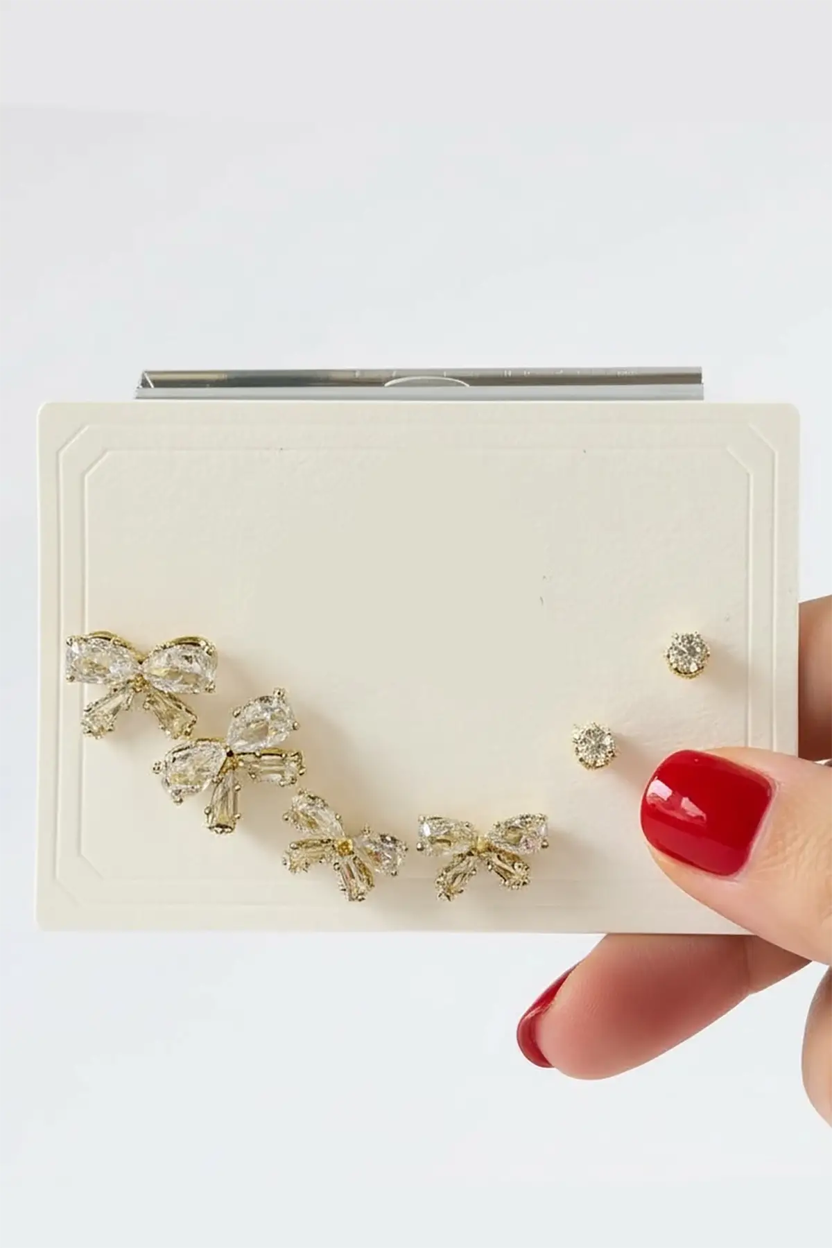 6lı Altın Renk Kurdele Figürlü Taş Detaylı Küpe Set