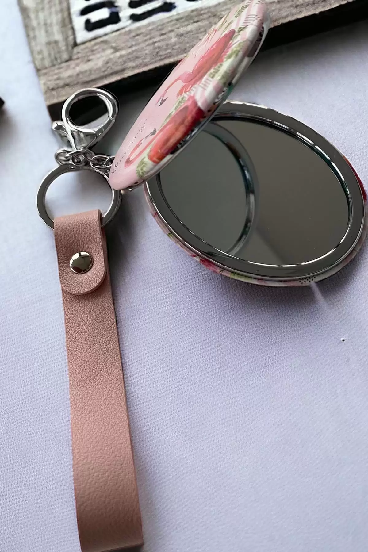 Açık Pembe Renk Flamingo Figürlü Cep Aynası/ Anahtarlık