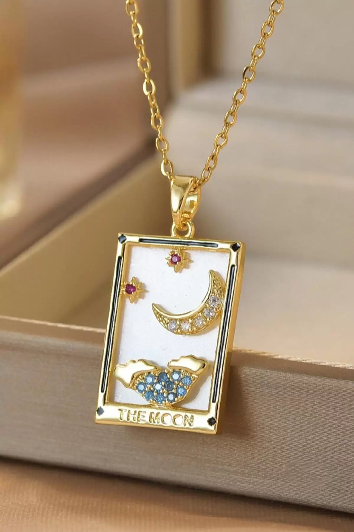 Altın Renk Ay Figürlü Çelik Tarot Kolye