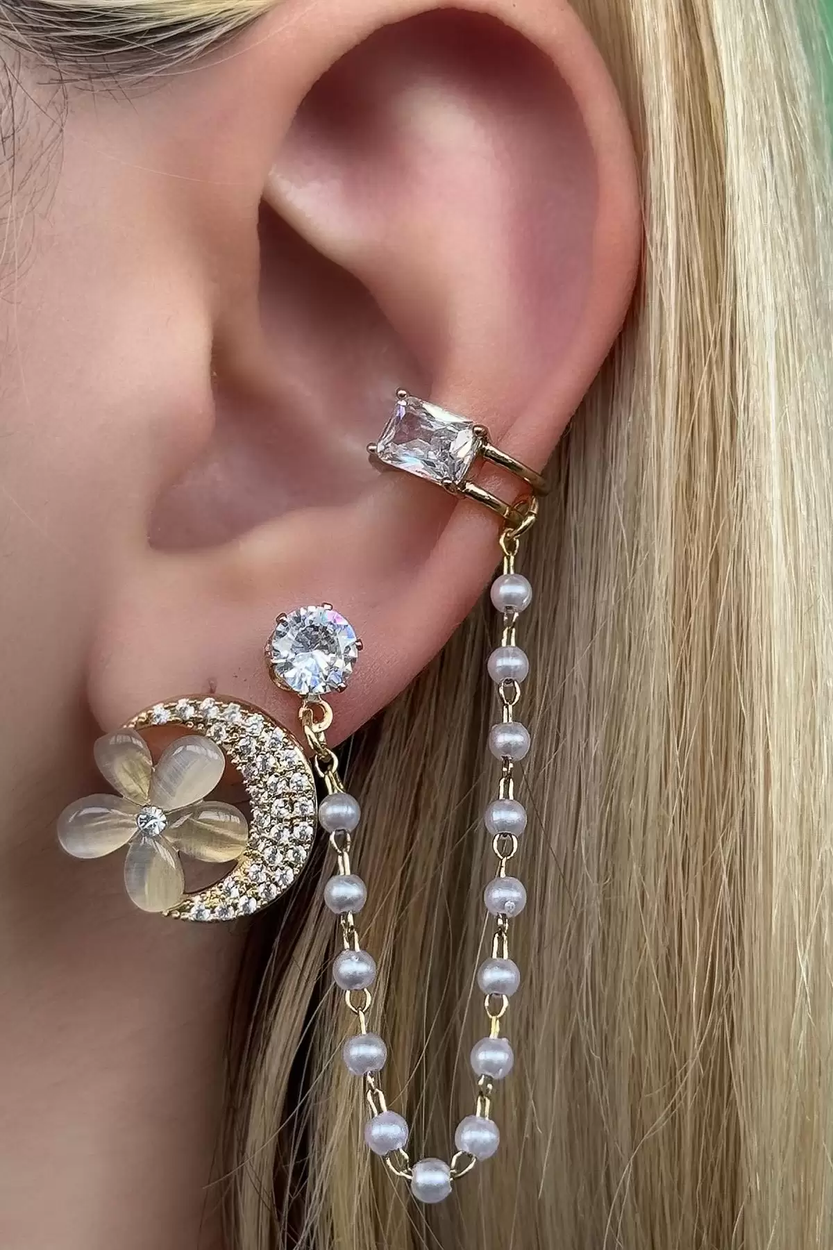 Altın Renk Ay Ve Çiçek Figürlü İnci Detaylı Ear Cuff Küpe (Tek)