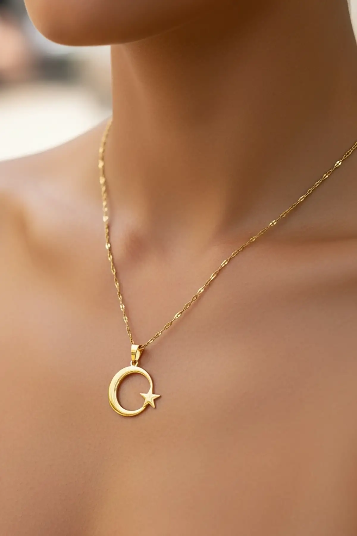 Altın Renk Ay Ve Yıldız Figürlü Çelik Kolye