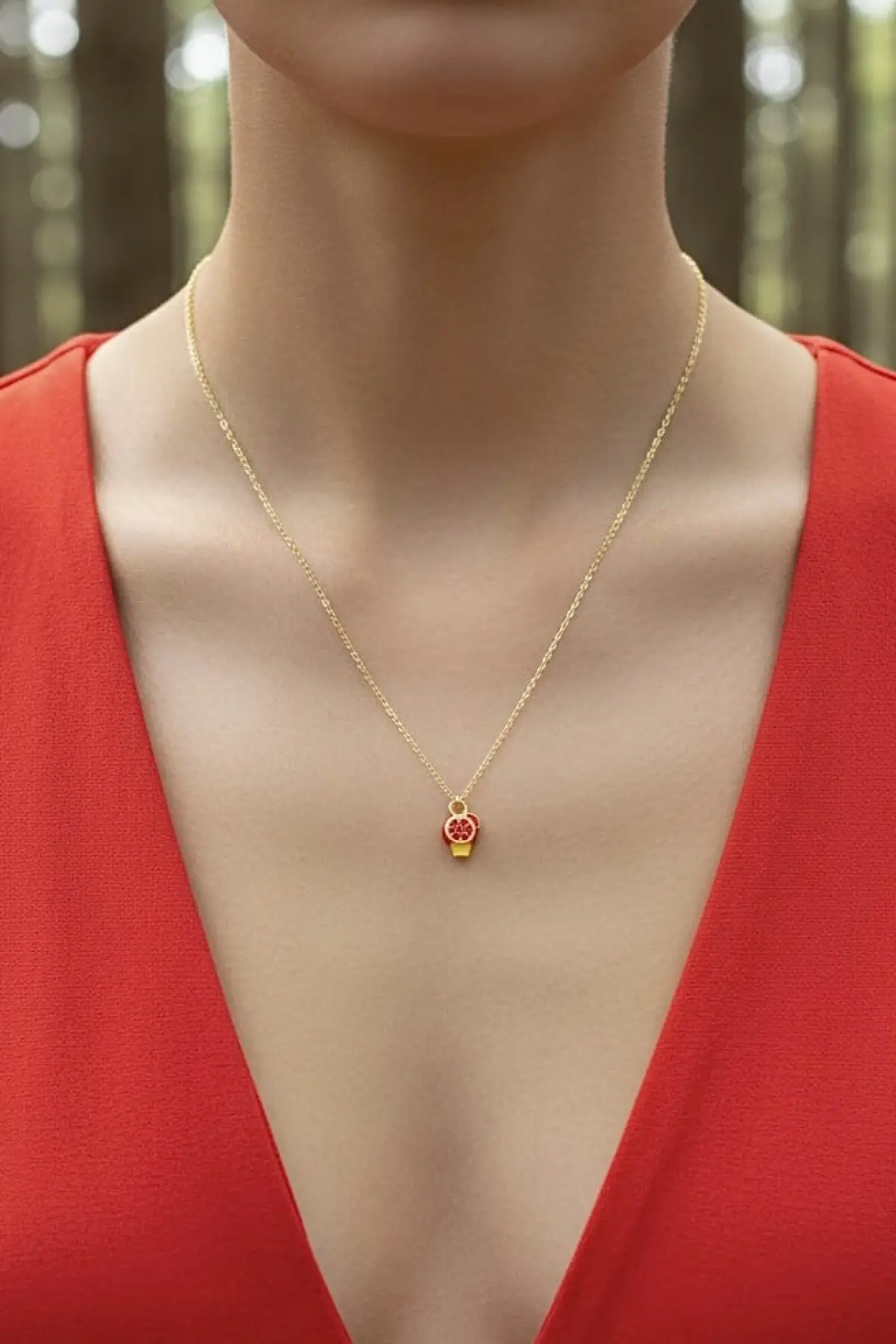 Altın Renk Bereket Ve Bolluk Sembolü Nar Figürlü Çelik Kolye