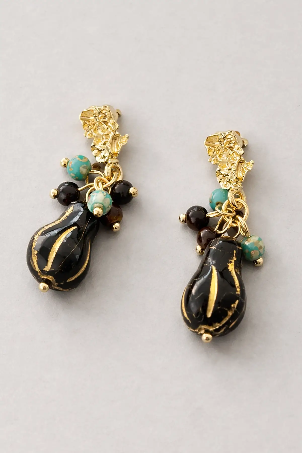 Altın Renk Boncuk Detaylı Küpe (Çift)