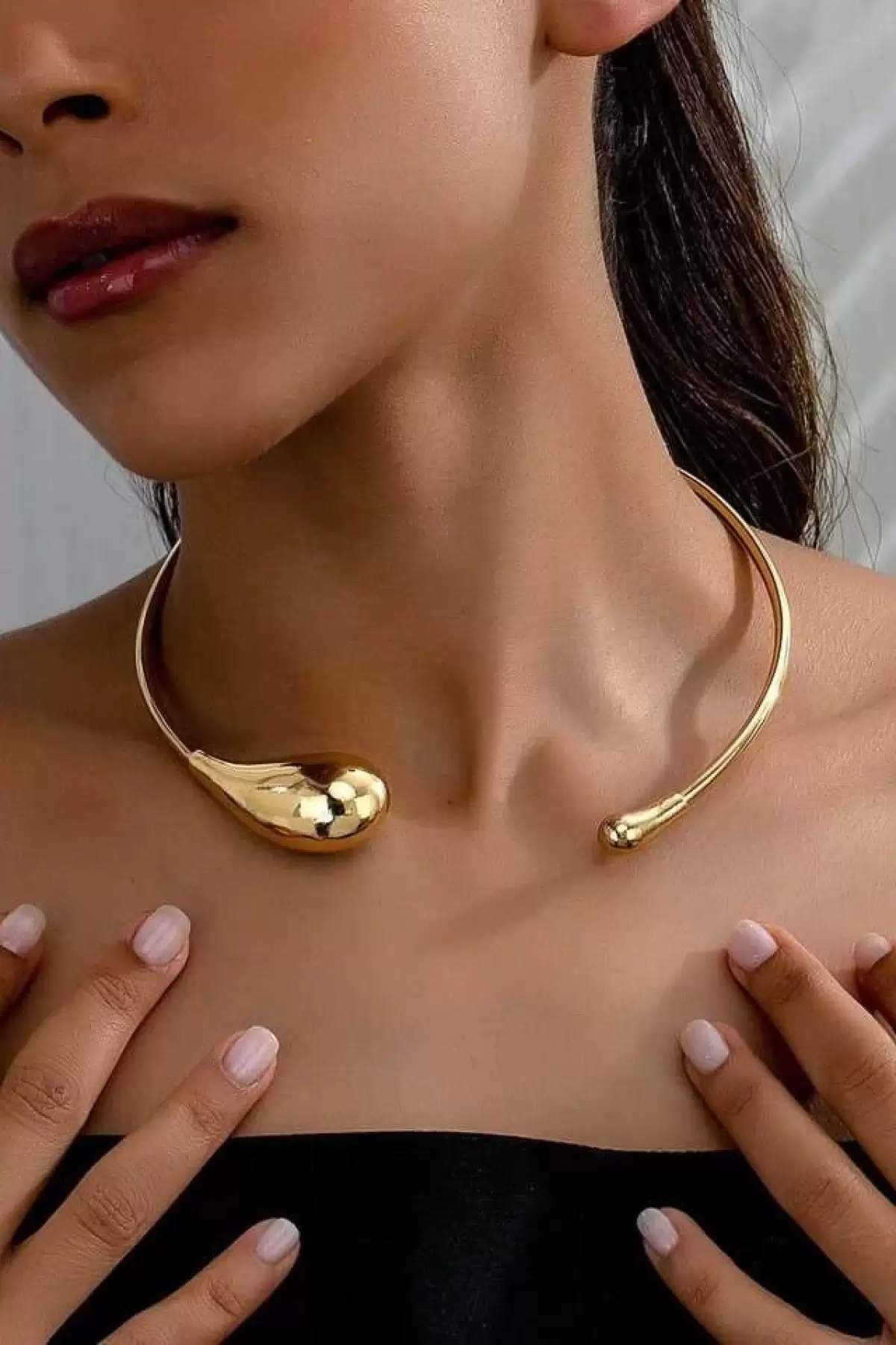 Altın Renk Bottega Choker Kolye