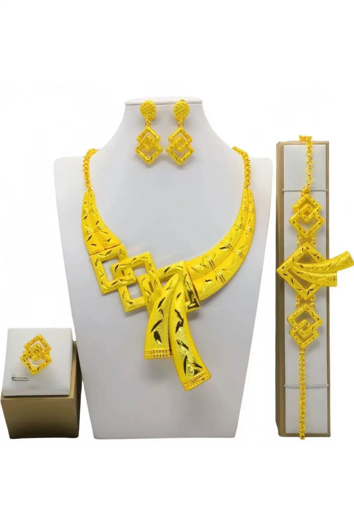 Altın Renk Çelik Kolye, Küpe, Bileklik, Yüzük Düğün Kına Nişan Gelin Seti