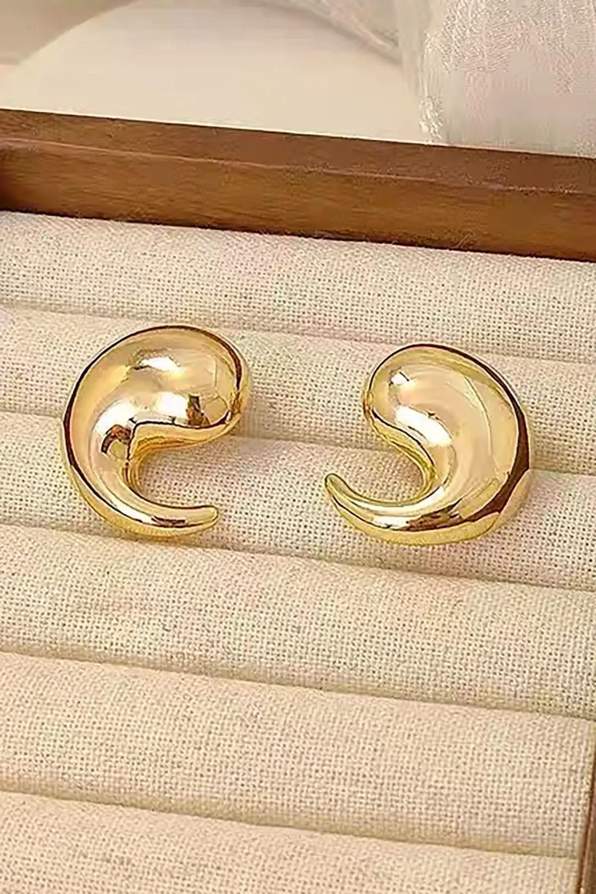 Altın Renk Çelik Küpe (Çift)