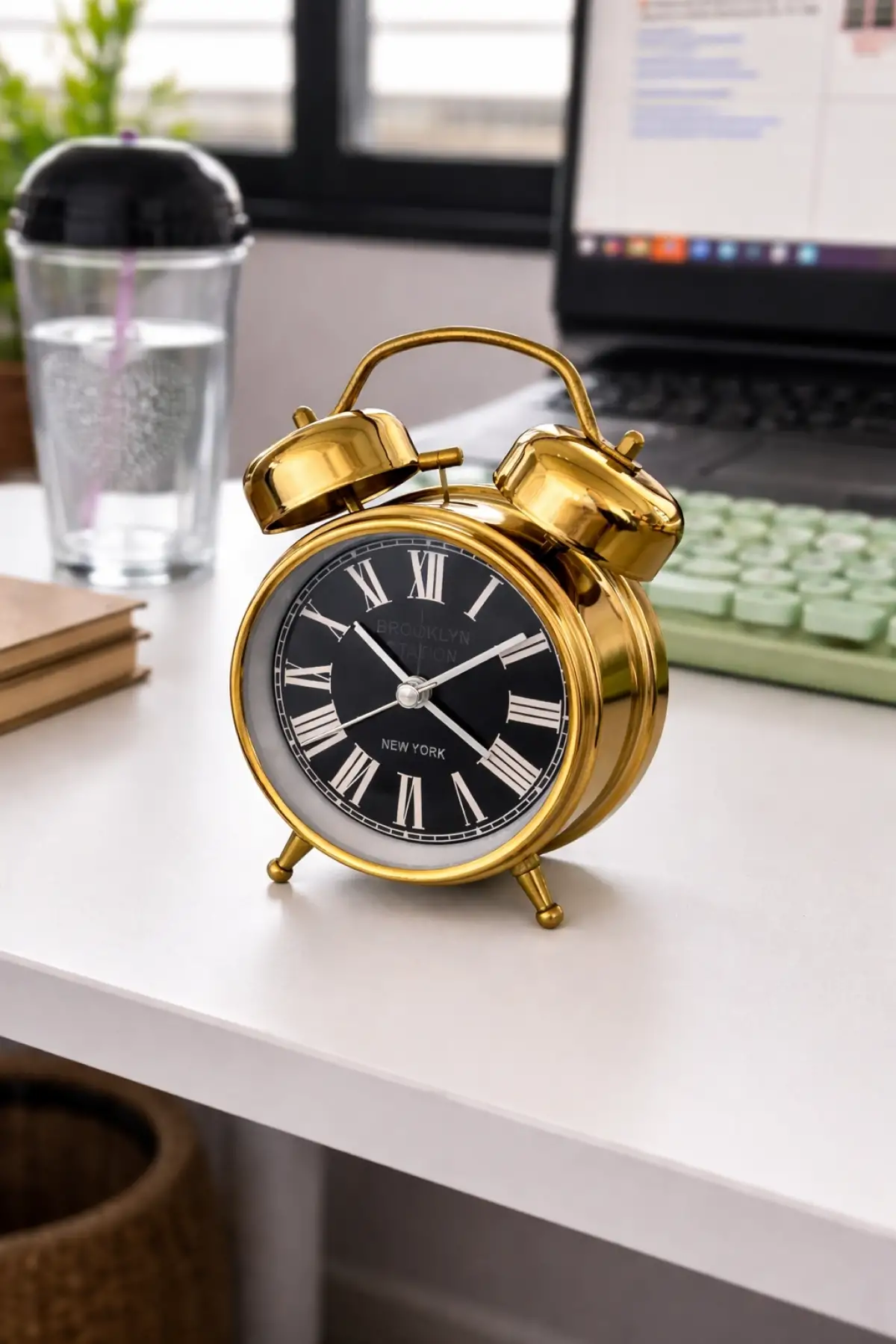 Altın Renk Dekoratif Işıklı Alarmlı Yuvarlak Masa Saati