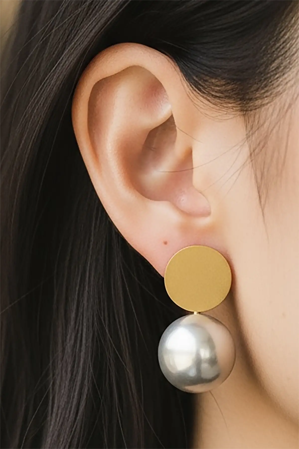 Altın Renk İnci Detaylı Çelik Küpe (Çift)