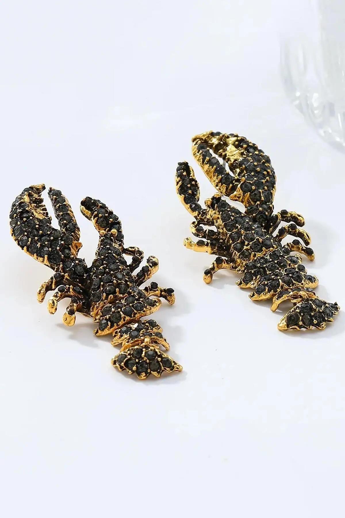 Altın Renk Istakoz Figürlü Taş Detaylı Tasarım Küpe(Çift)