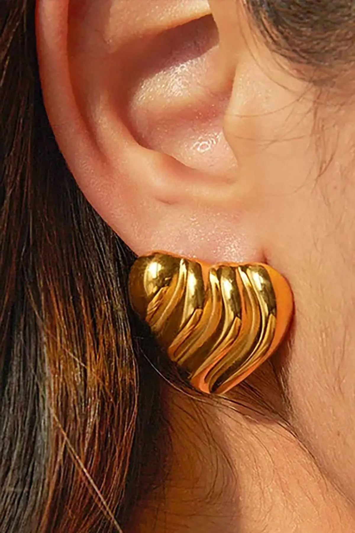 Altın Renk Kalp Figürlü Çelik Küpe (Çift)