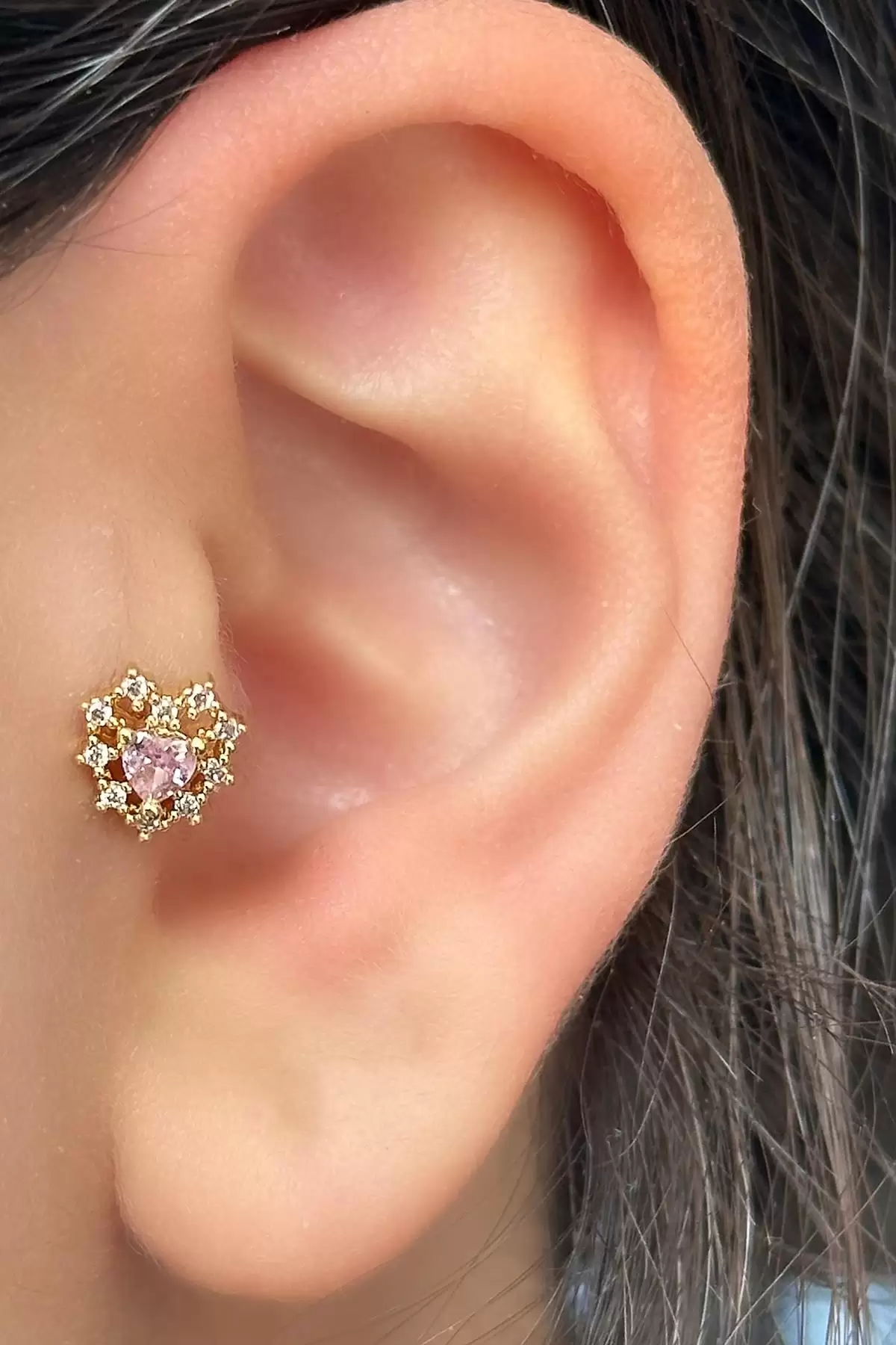 Altın Renk Kalp Figürlü Çelik Tragus/Kıkırdak Küpe/Piercing (Tek)