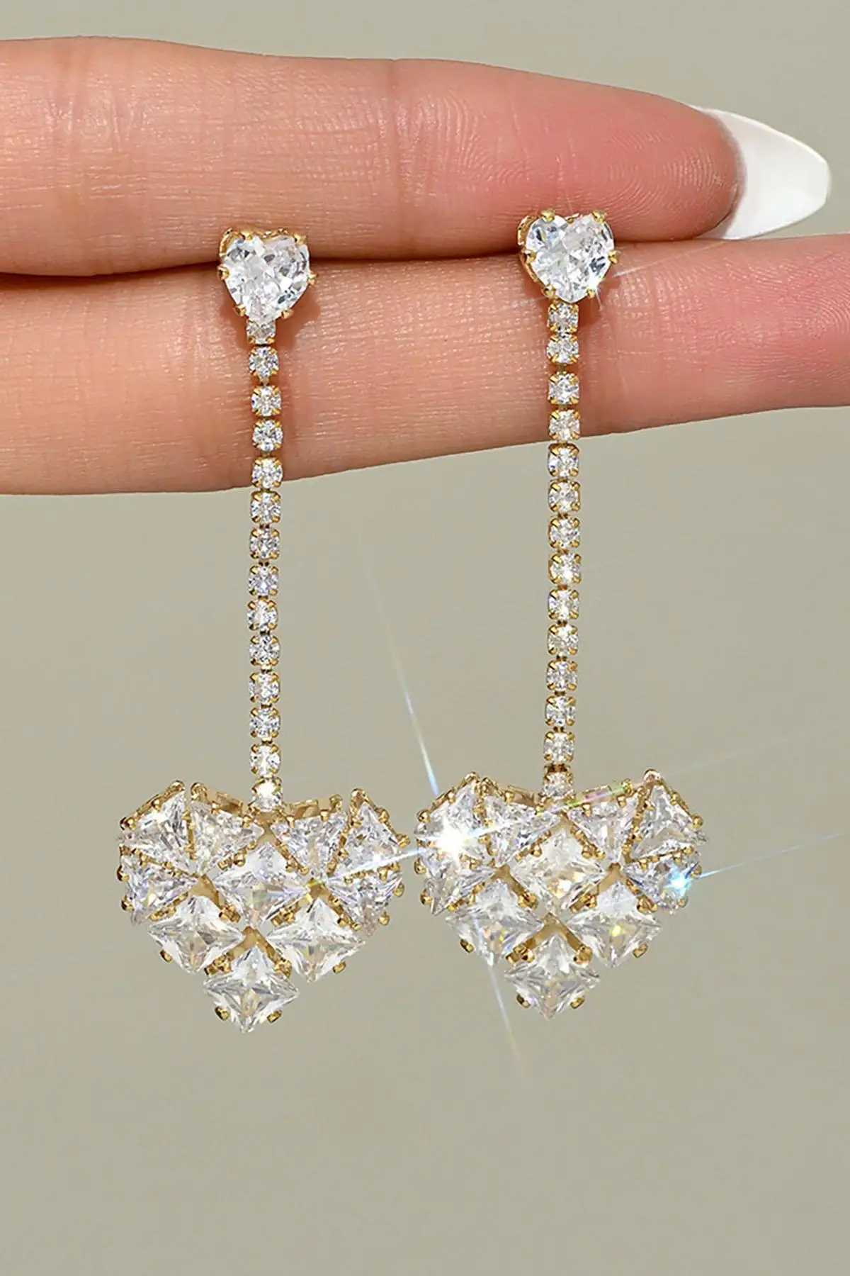 Altın Renk Kalp Figürlü Taş Detaylı 14K Altın Kaplama Küpe (Çift)