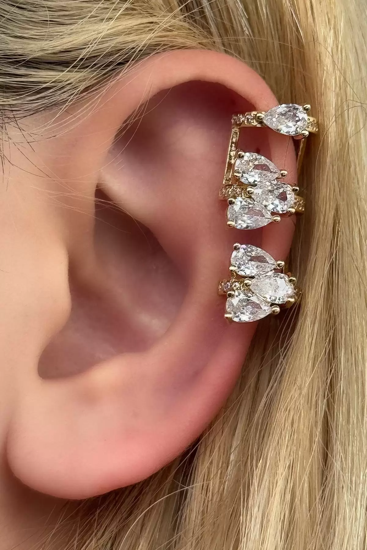 Altın Renk Kalp Figürlü Taş Detaylı Ear Cuff Küpe (Tek)