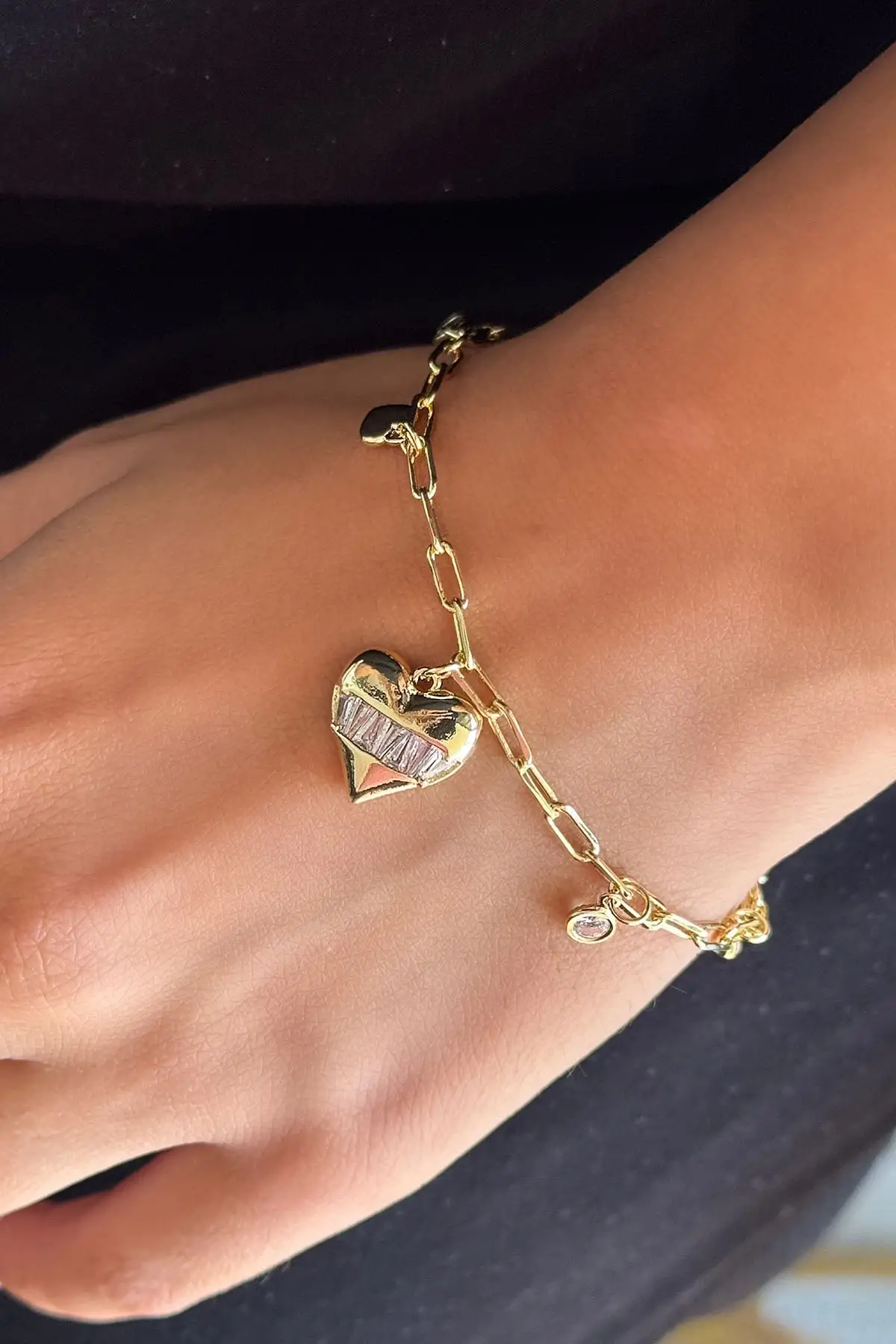 Altın Renk Kalp Figürlü Taş Detaylı YSX Bileklik