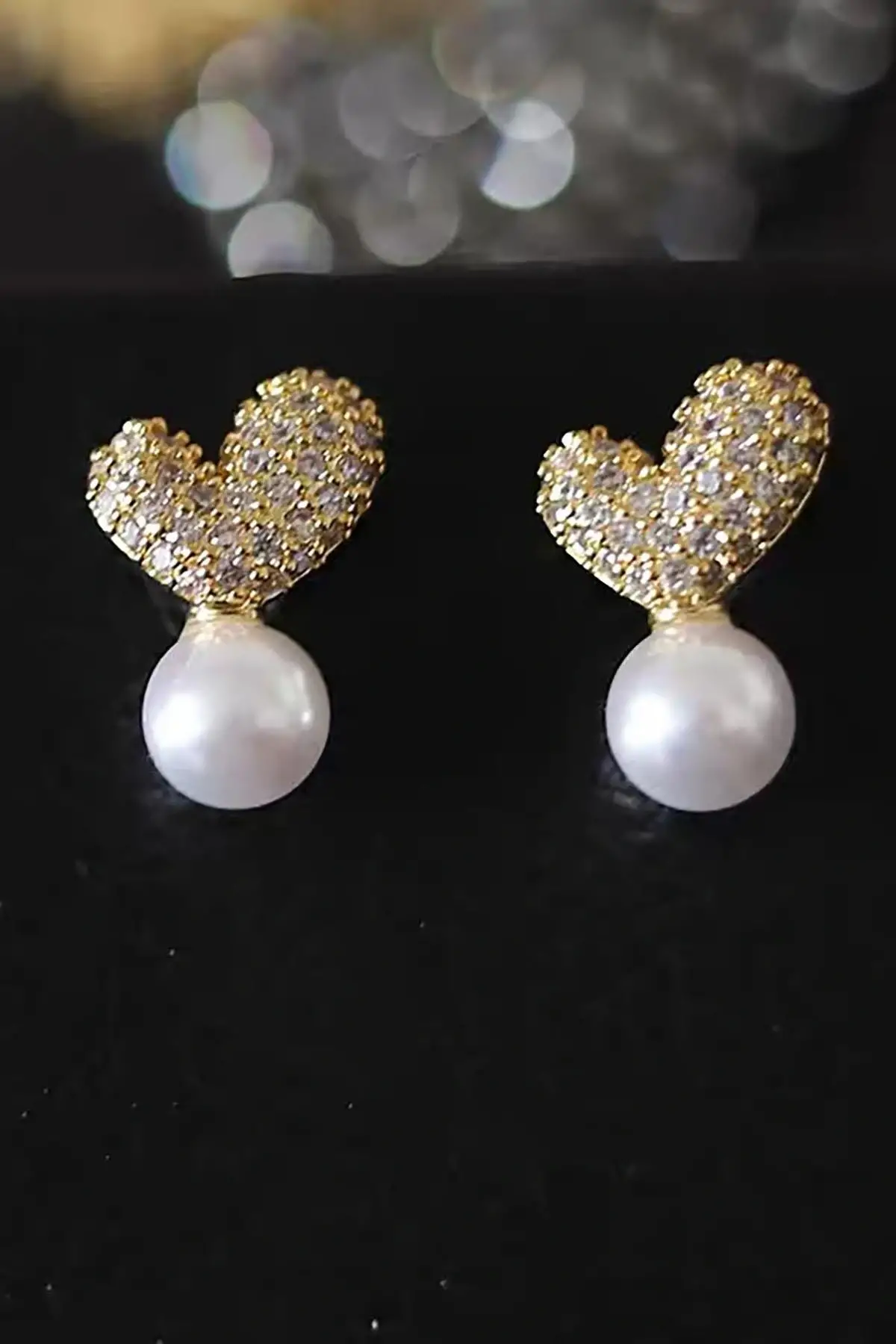 Altın Renk Kalp Figürlü Taş Ve İnci Detaylı 14K Altın Kaplama Küpe (Çift)