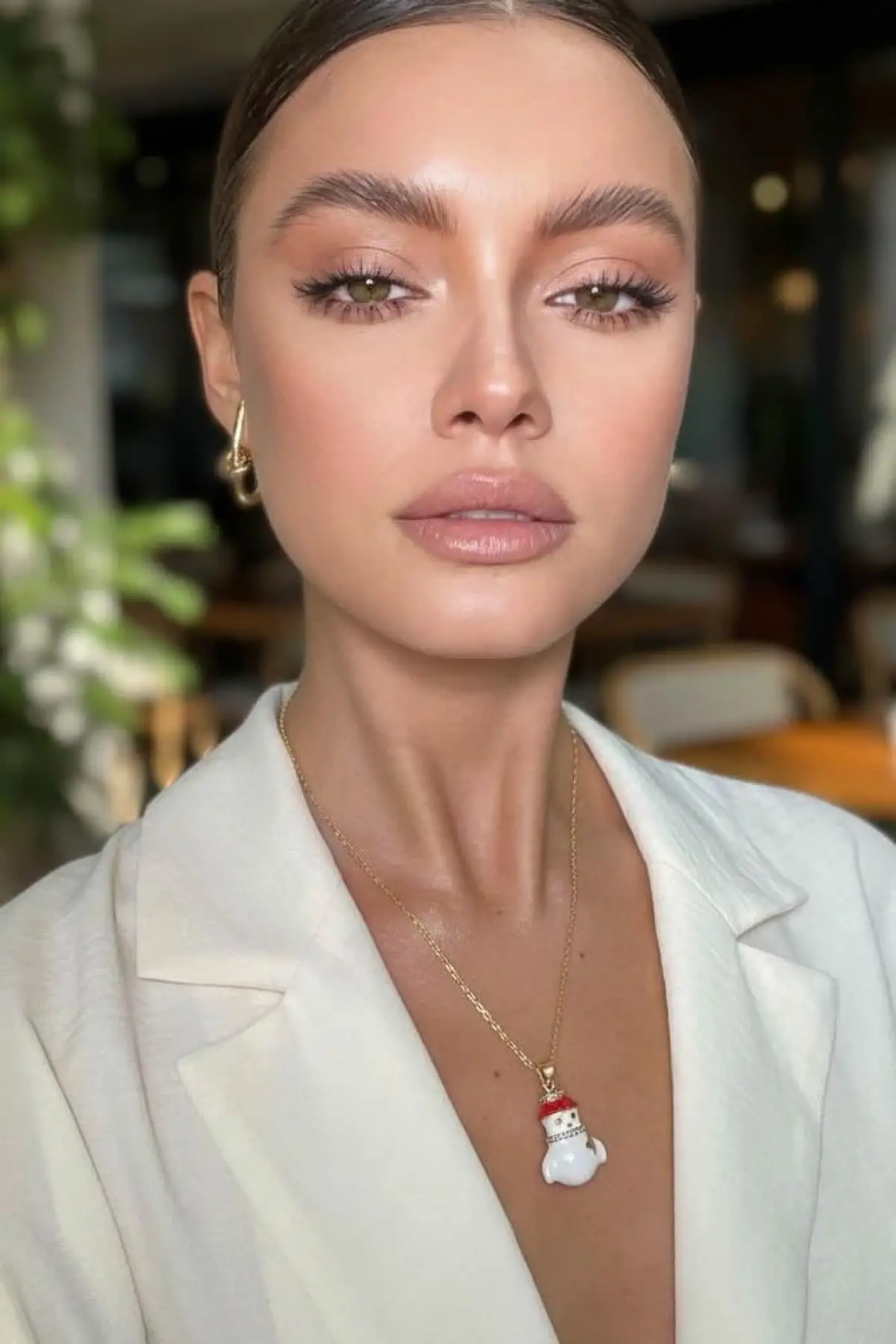 Altın Renk Kardan Adam Figürlü Çelik Yılbaşı Kolyesi