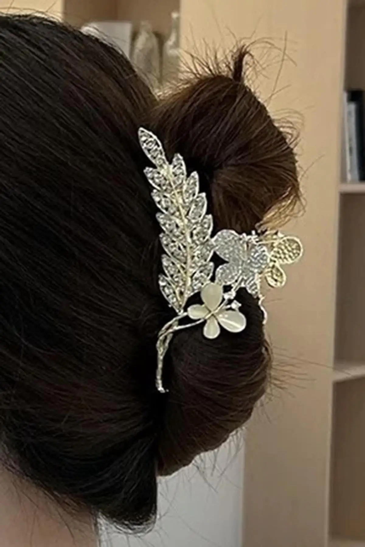 Altın Renk Karışık Figürlü Taş Detaylı  Metal Mandal Toka