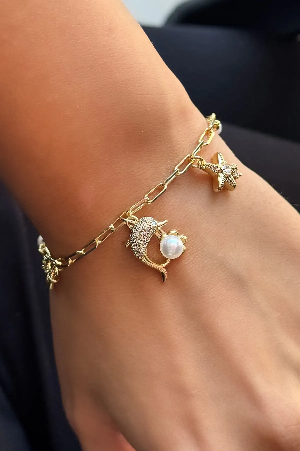 Altın Renk Karışık Figürlü Taş Ve İnci Detaylı YSX Bileklik