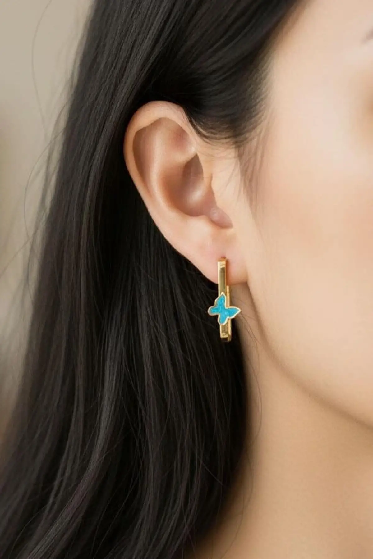 Altın Renk Kelebek Figürlü Çelik Küpe (Çift)