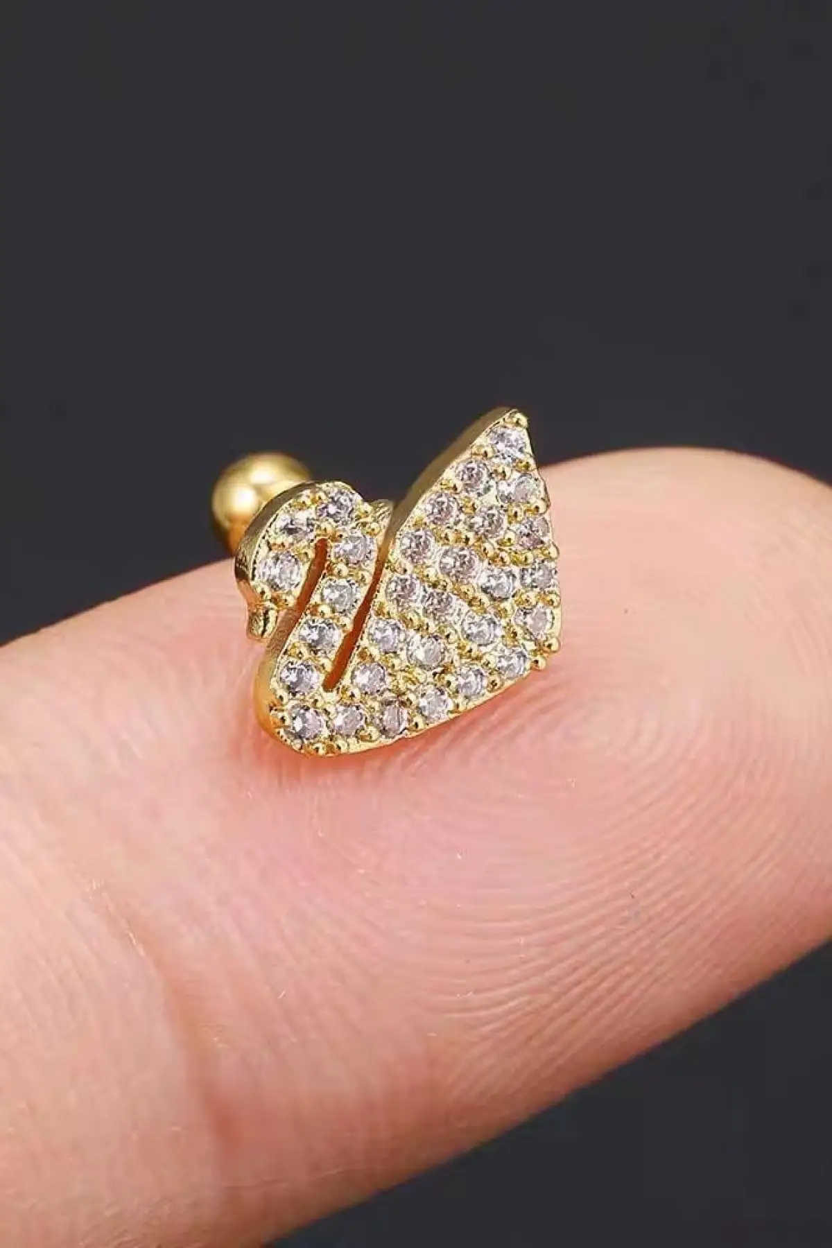 Altın Renk Kuğu Figürlü Taş Detaylı Cerrahi Çelik Tragus/Kıkırdak Küpe/Piercing (Tek)