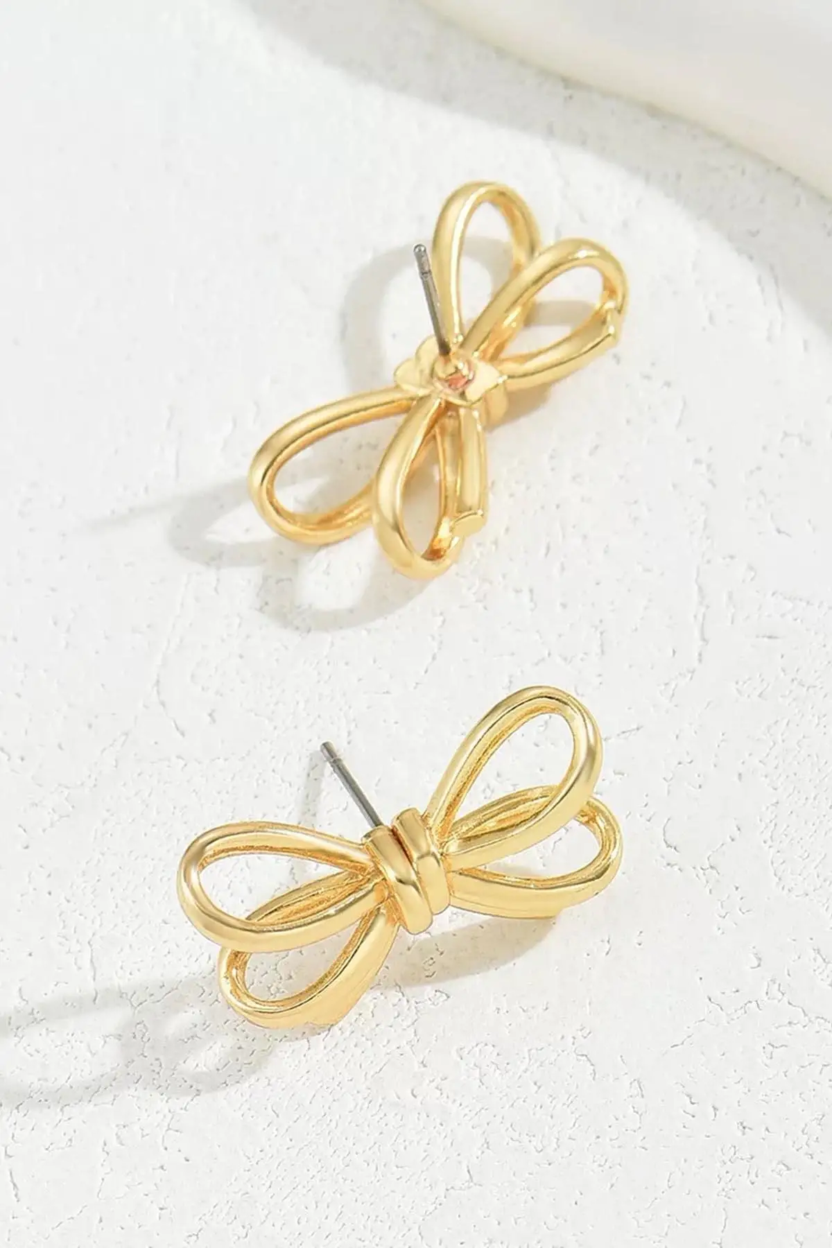 Altın Renk Kurdeke Figürlü Çelik Küpe (Çift)