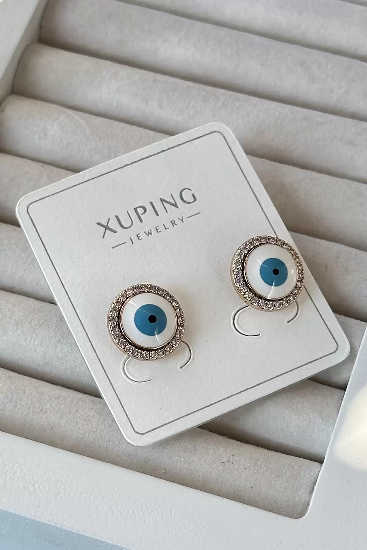 Altın Renk Nazar Boncuğu Figürlü Taş Detaylı Çelik Xupıng VİP Küpe