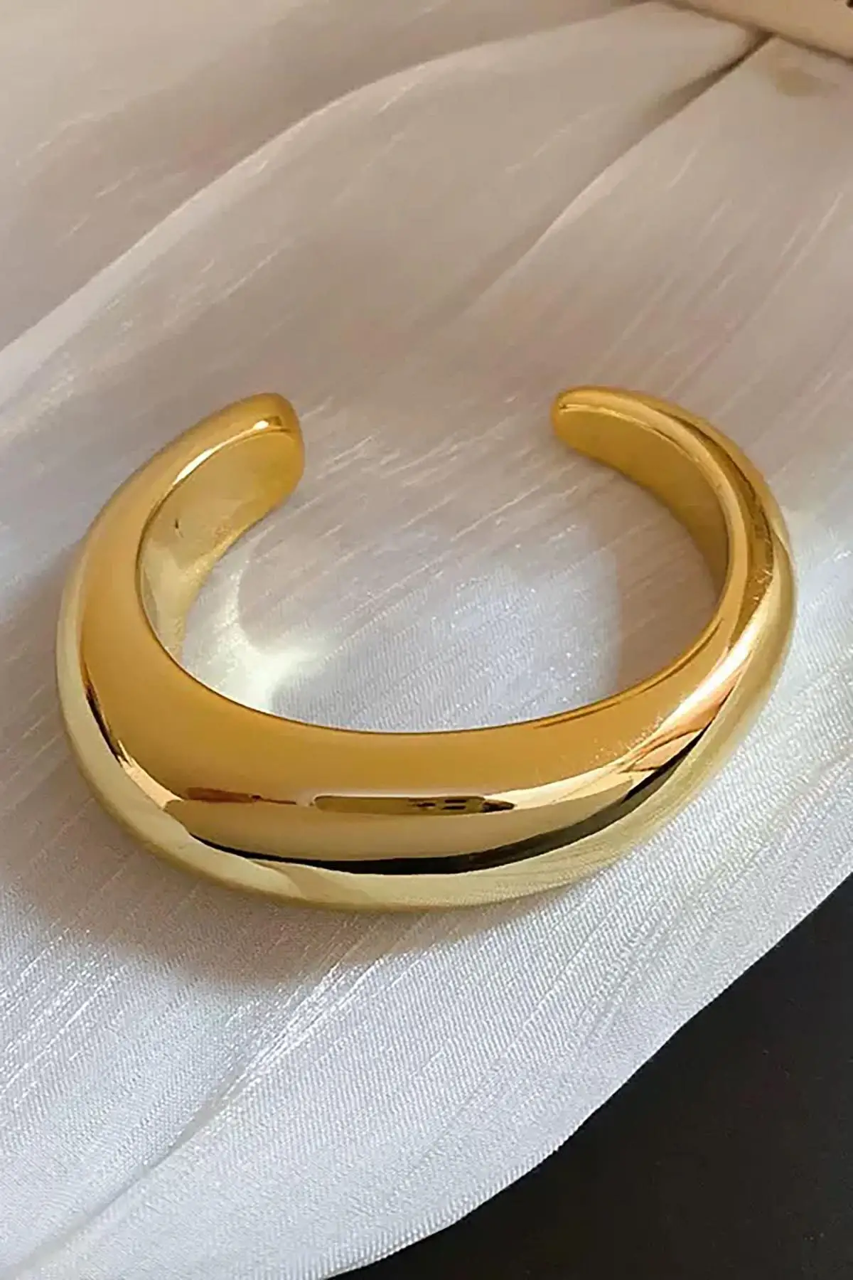 Altın Renk Plaka Kelepçe Bileklik